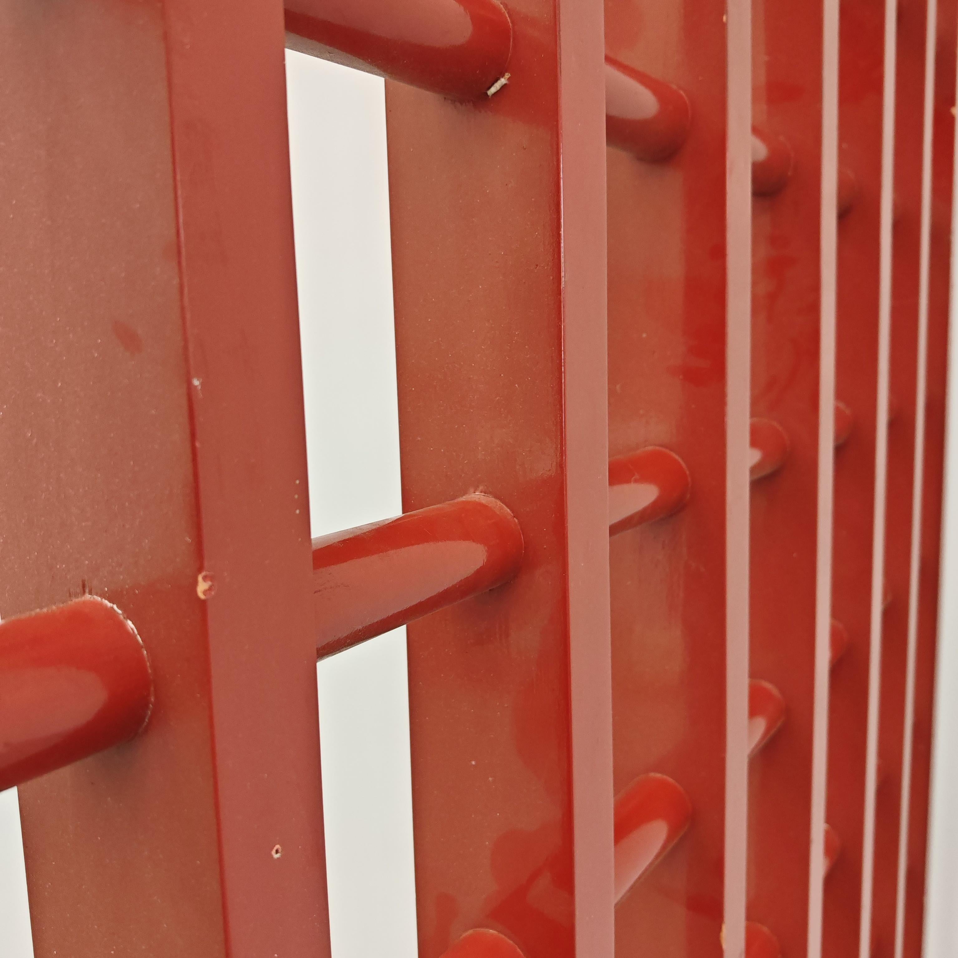 60's/70's divisions red lacquered wood from Italian mansion For Sale 5