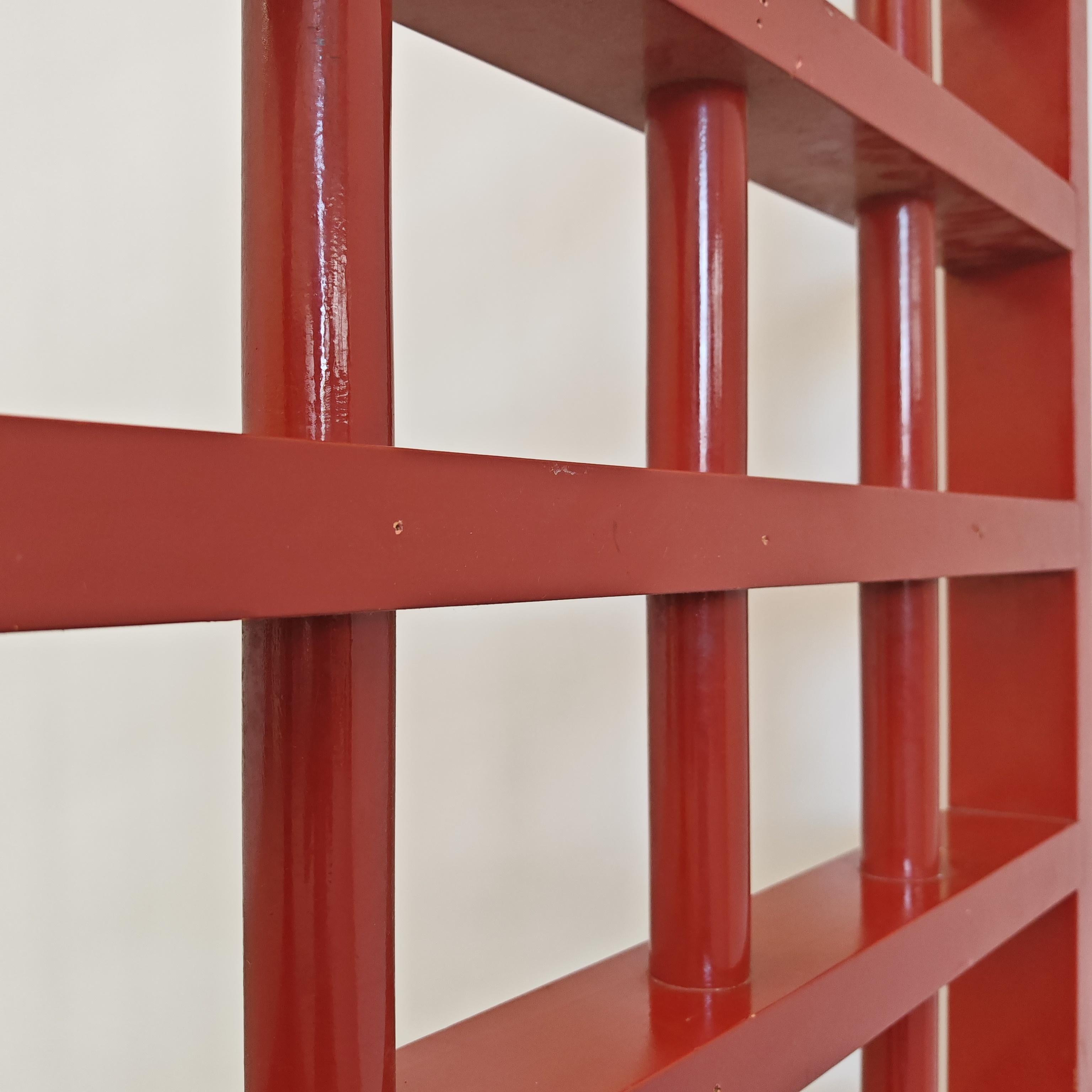 60's/70's divisions red lacquered wood from Italian mansion For Sale 8