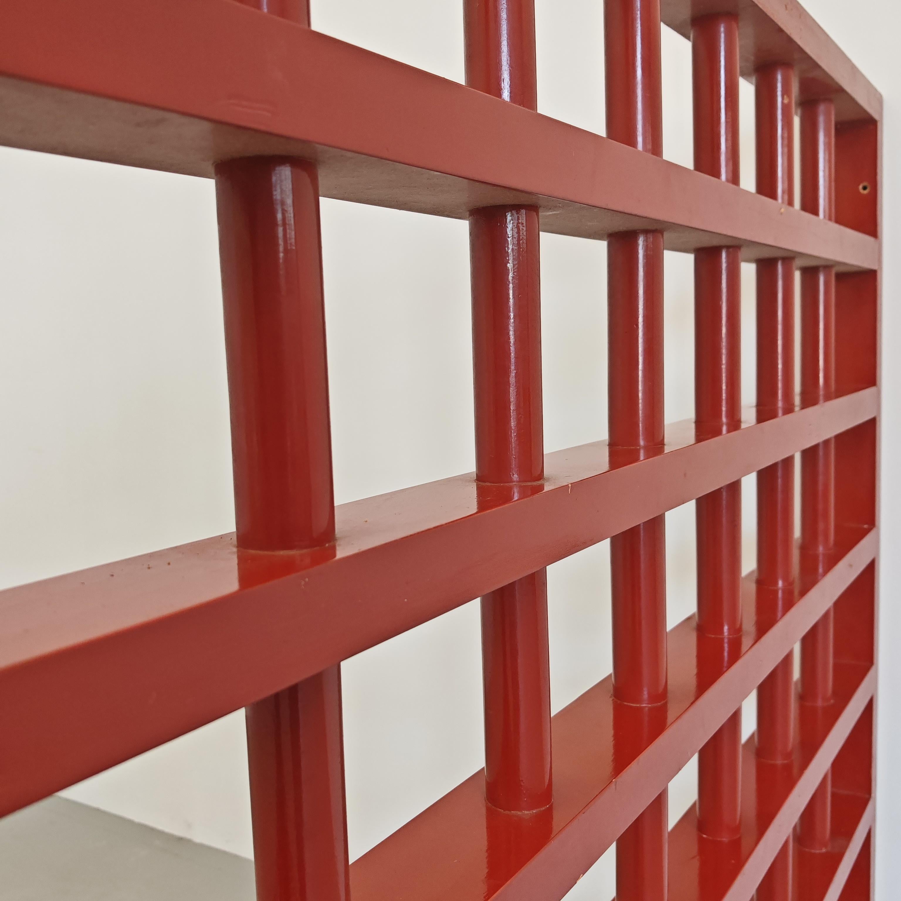 60's/70's divisions red lacquered wood from Italian mansion For Sale 10