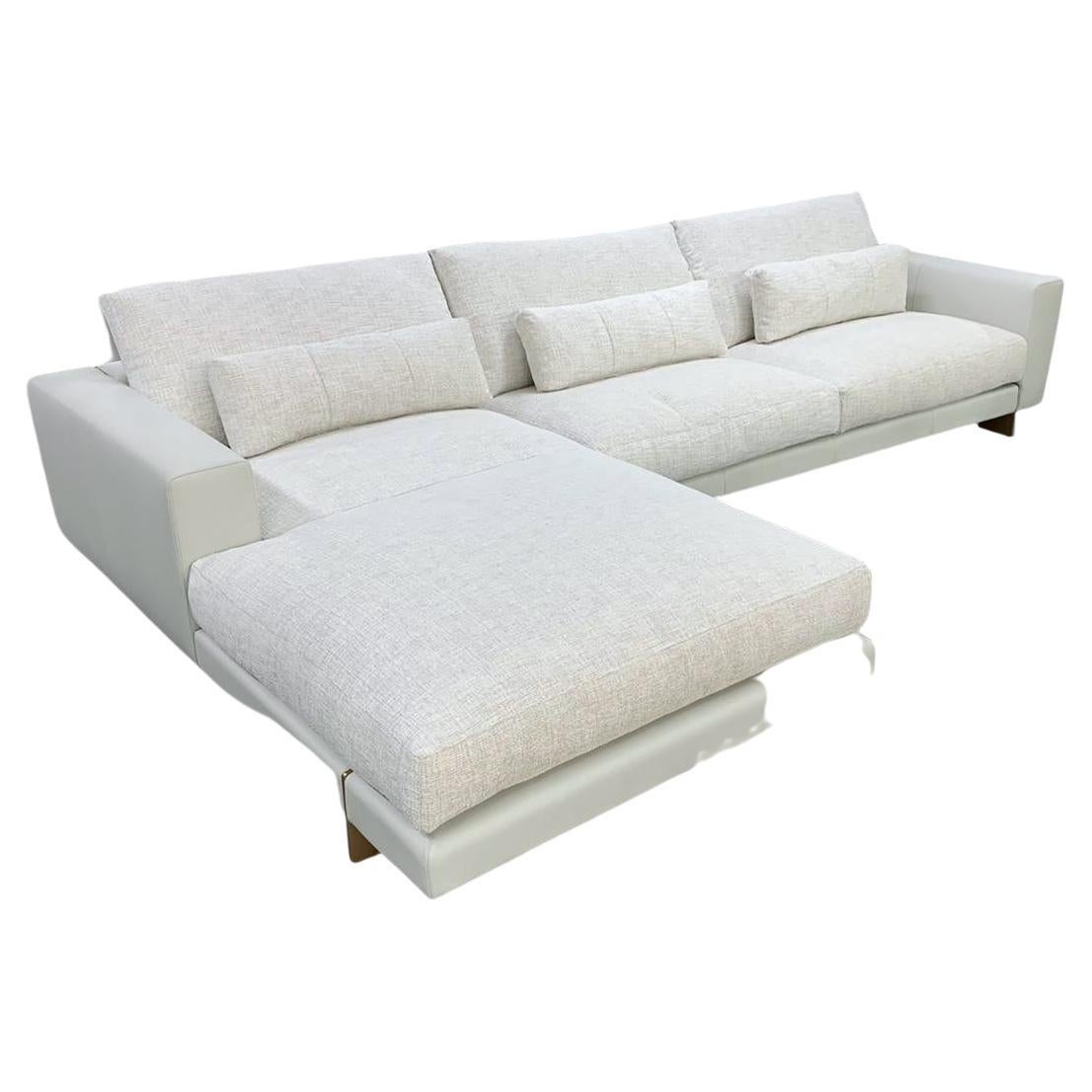 DIVO Sectional Contemporary Sofa For Sale