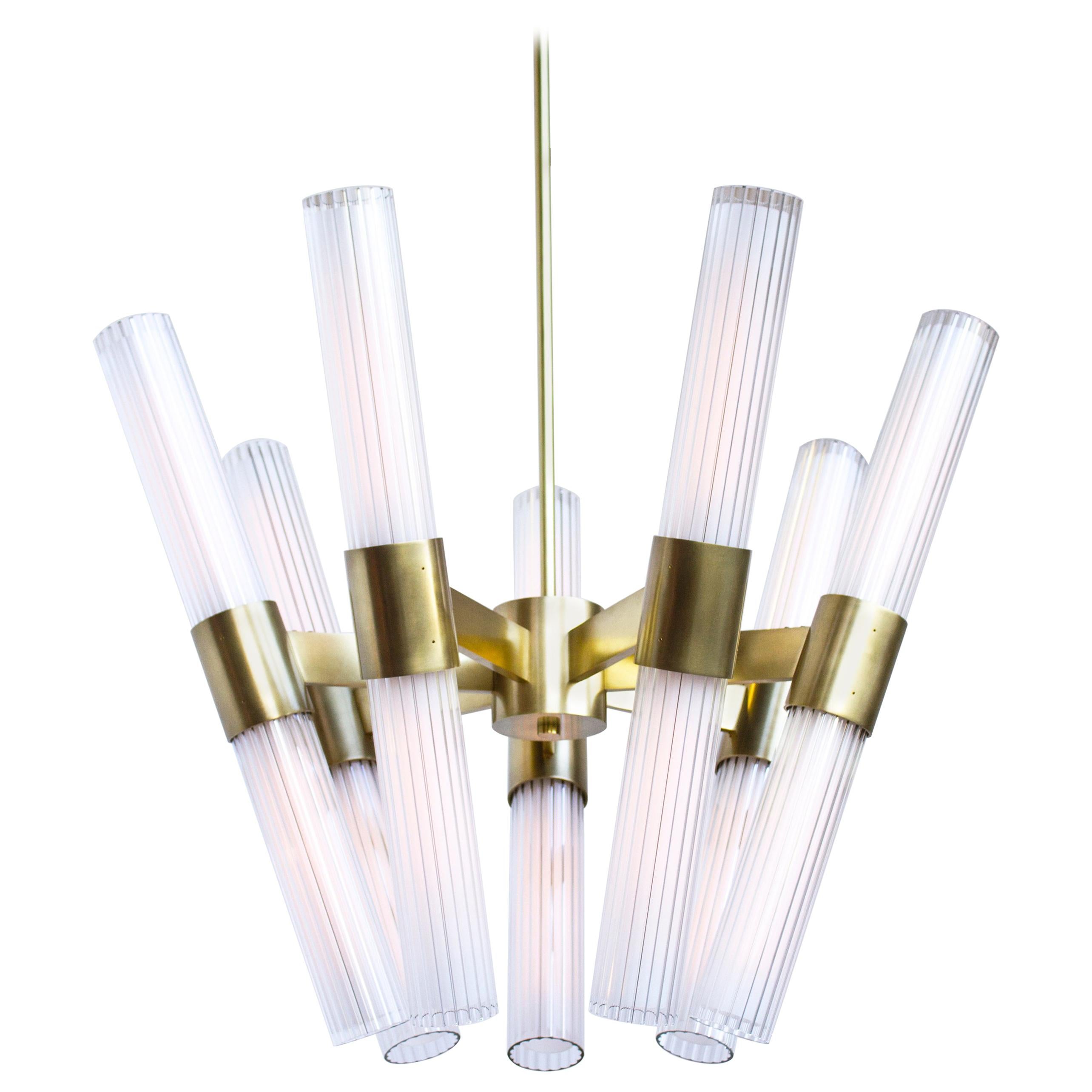 Lampadario a 14 luci Dixie con finitura in ottone brunito e vetro scanalato