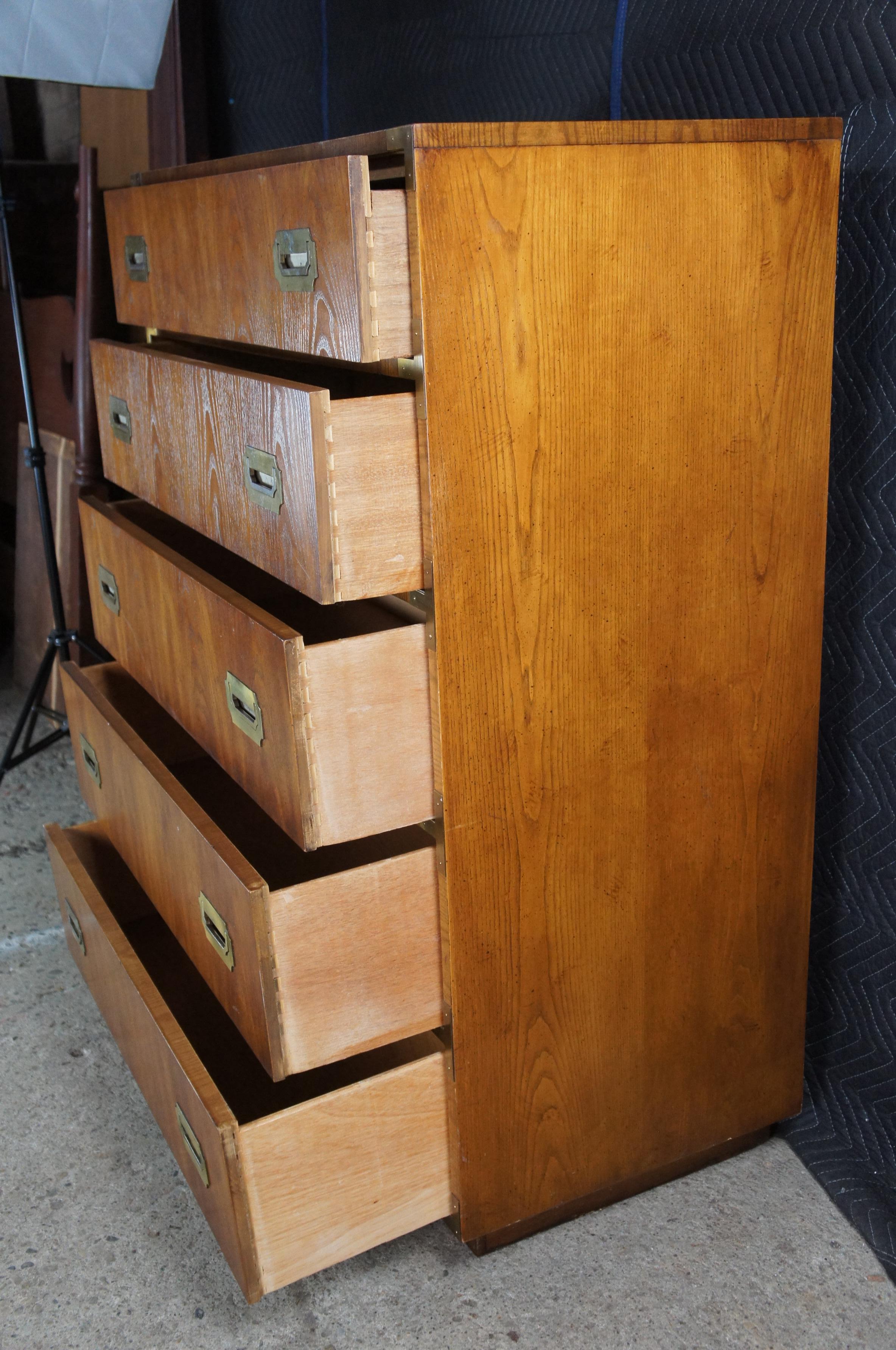Dixie Campaigner Cassettiera in noce Highboy Cassettiera Campaigner MCM 767 in vendita 1