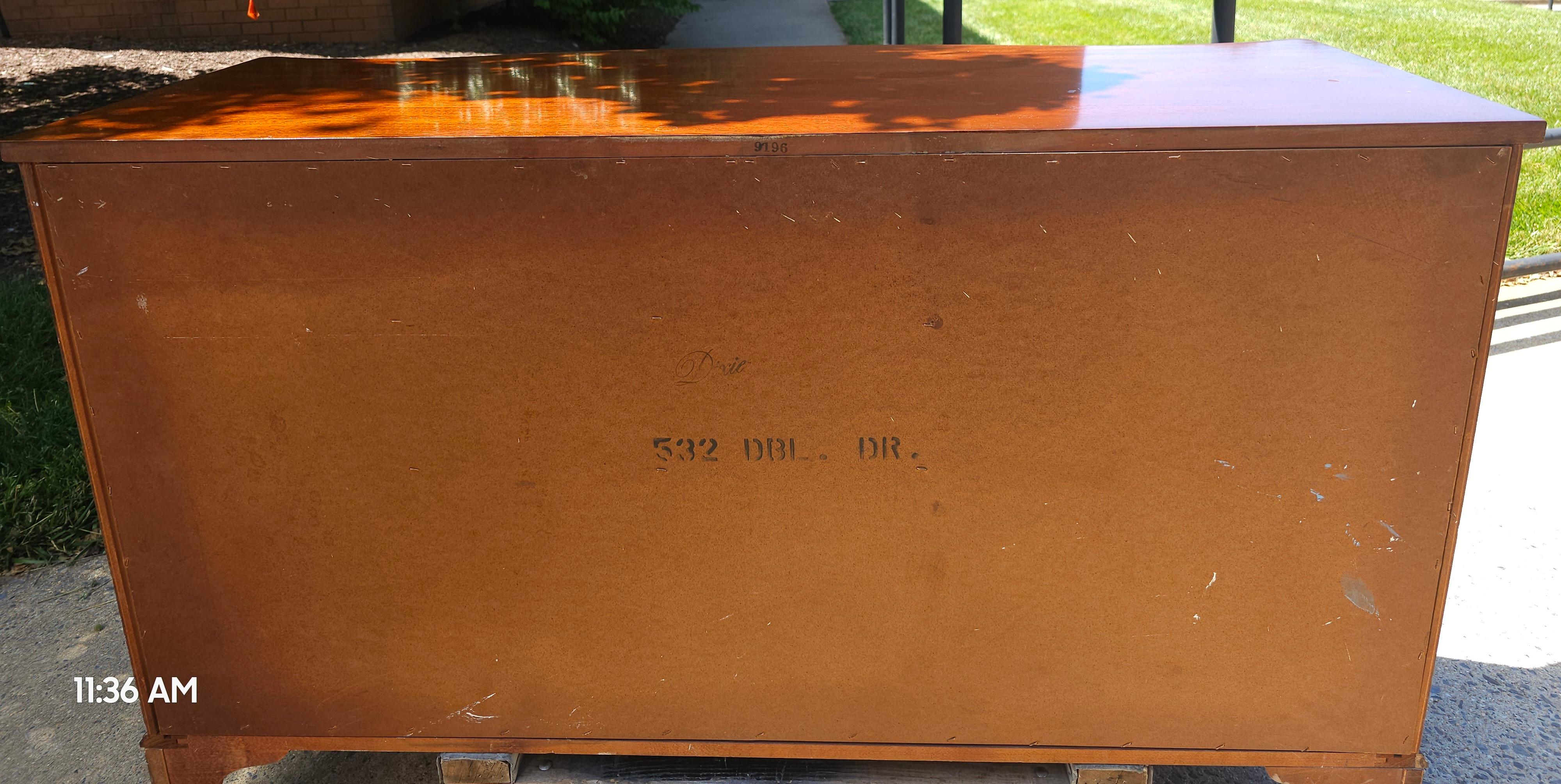 Dixie Furniture Federal Mahogany Serpentine Double Dresser with Glass Top 4