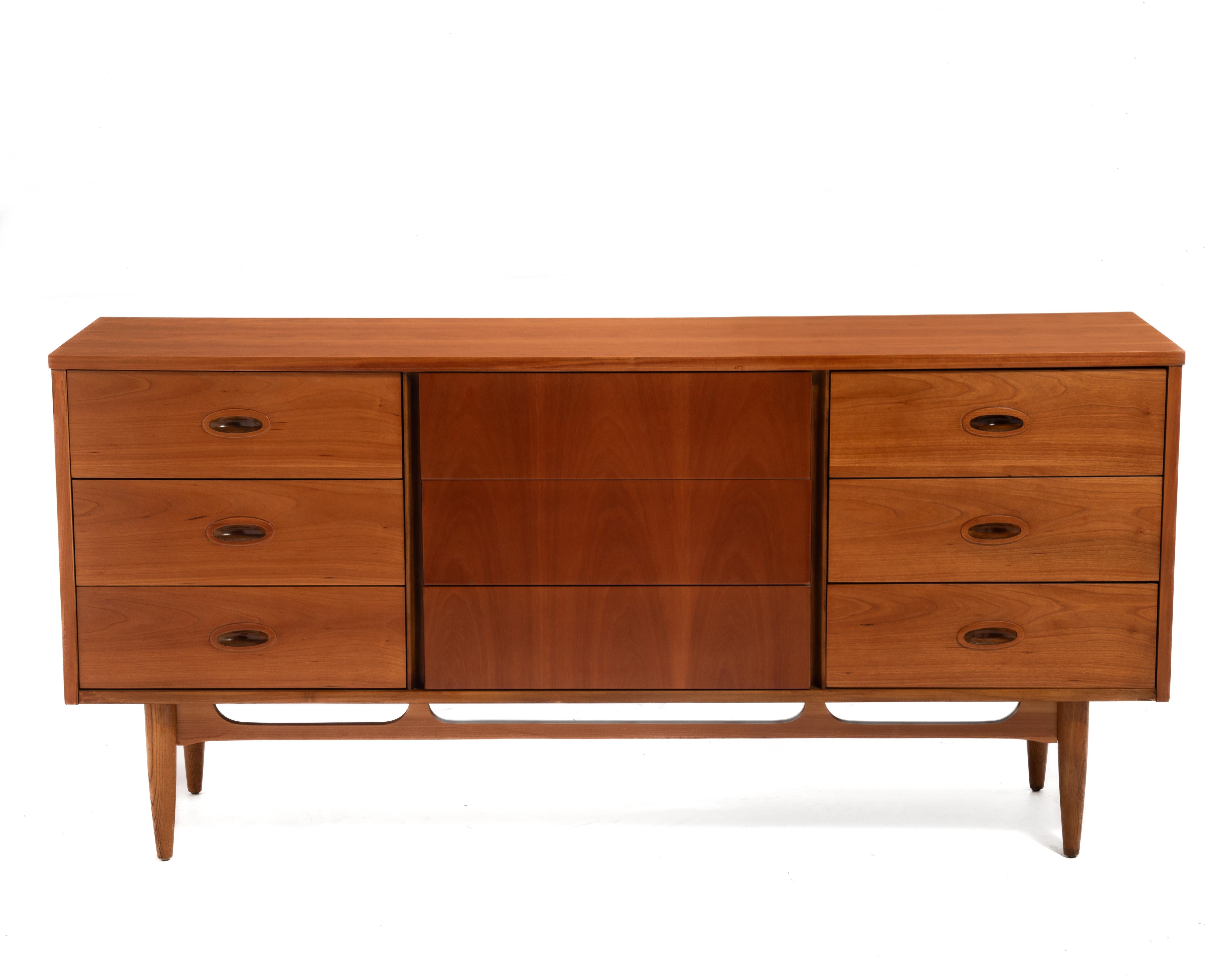 Dixie Furniture Mid Century Cherry Nine Drawer Dresser For Sale 1