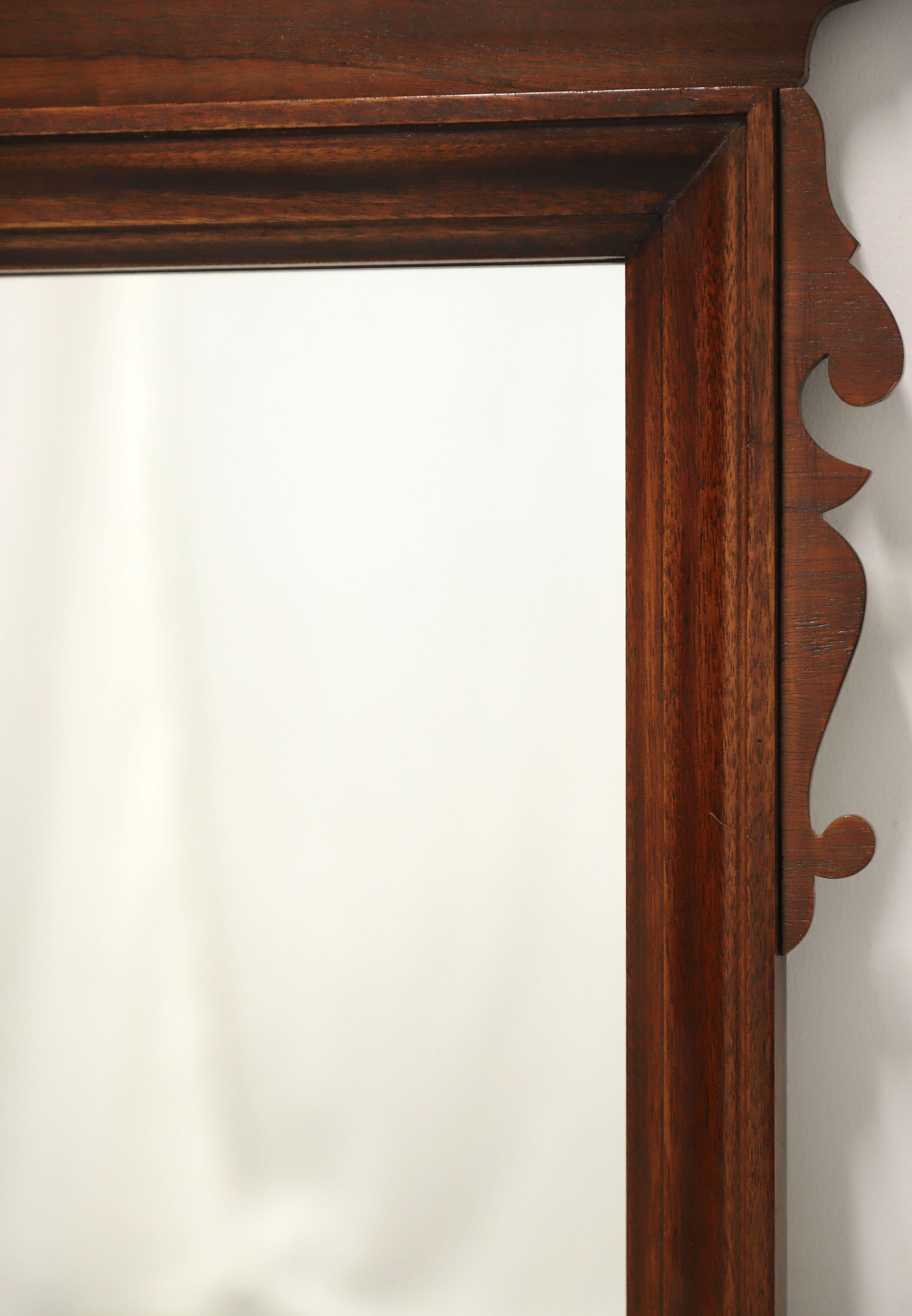 Dixie Mahogany Chippendale Style Wall Mirror In Good Condition For Sale In Charlotte, NC