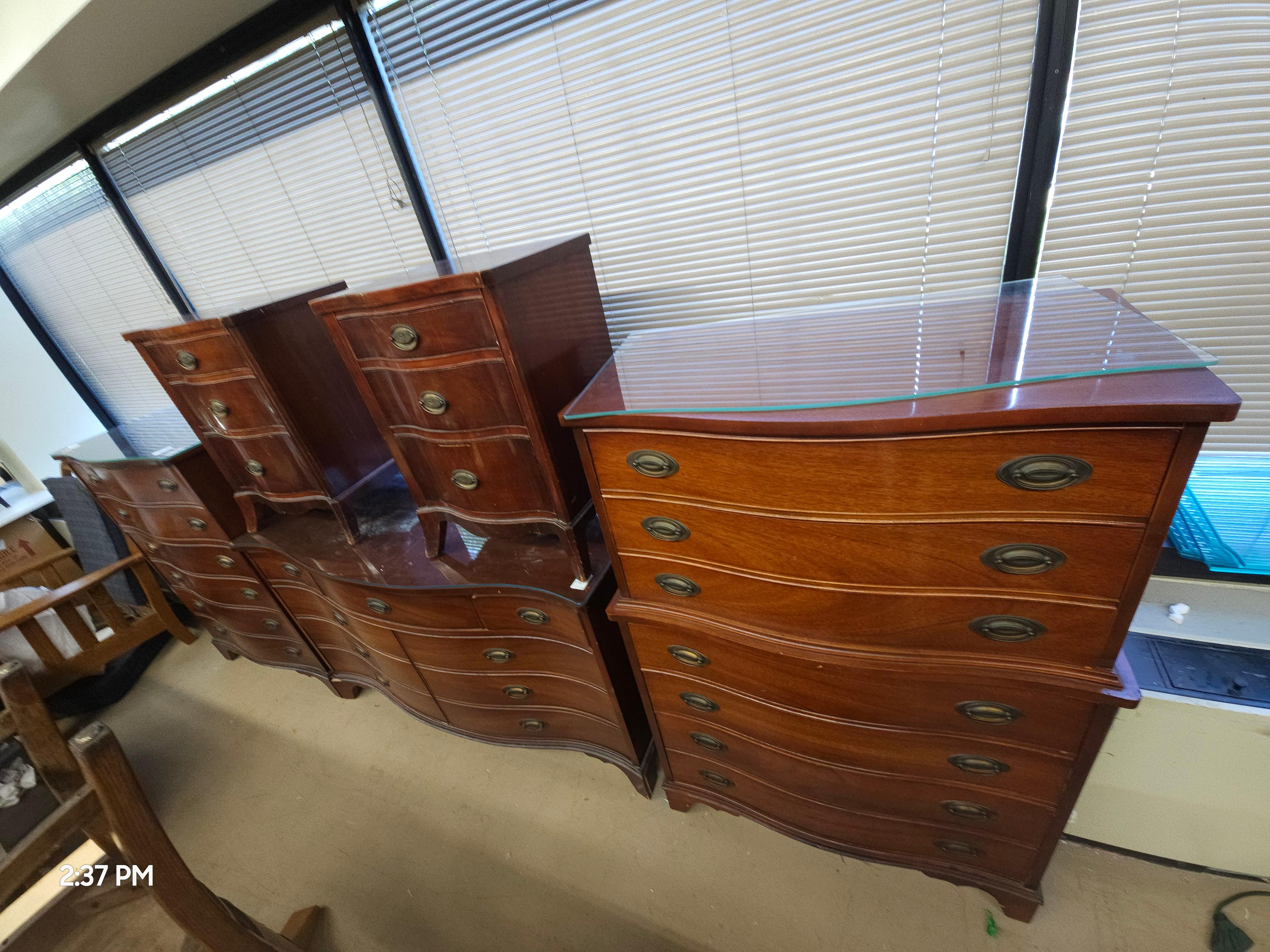 Dixie Mid-Century Federal Style Mahogany Bedside Chest of Drawers, Pair 7