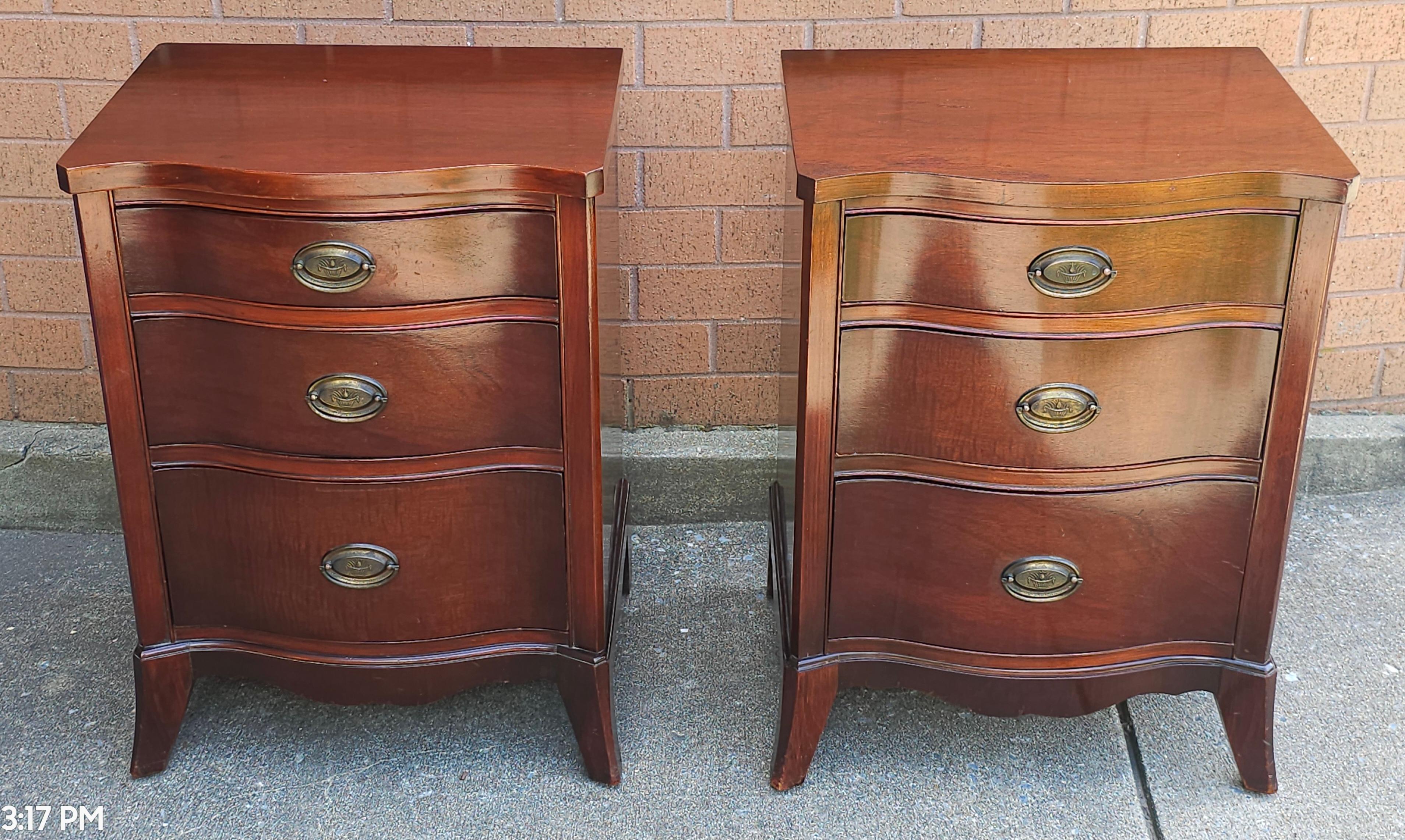 Other Dixie Mid-Century Federal Style Mahogany Bedside Chest of Drawers, Pair