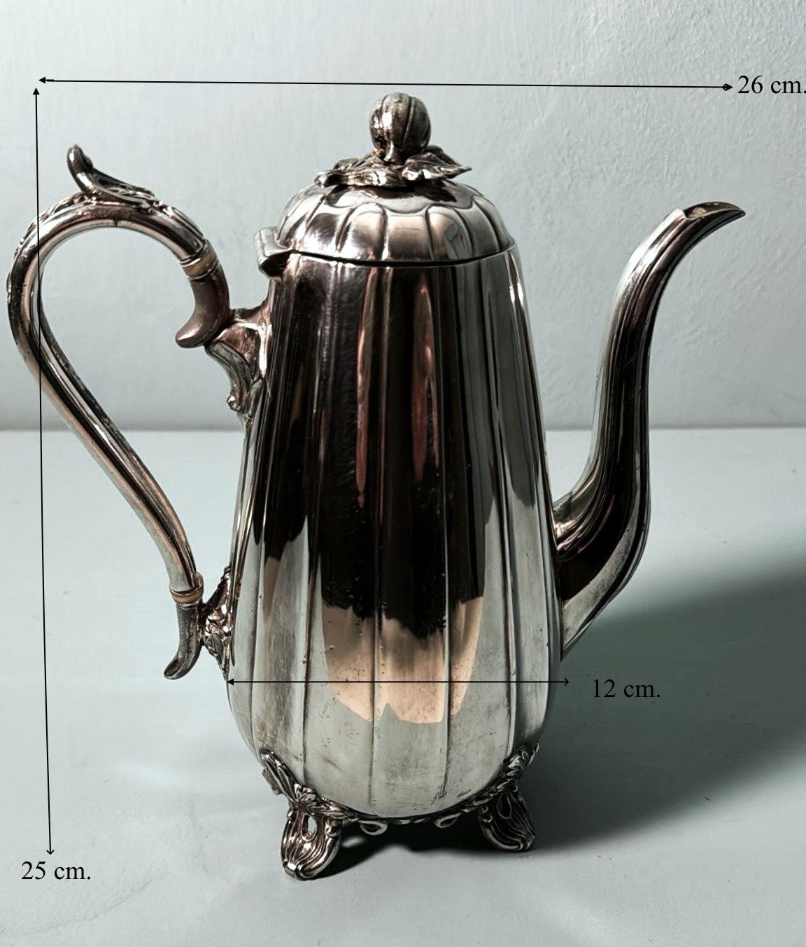 Tetera-chocolatera inglesa Dixon James bañada en plata en venta 10