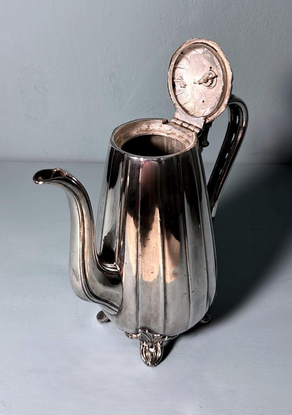 Tetera-chocolatera inglesa Dixon James bañada en plata siglo XIX en venta