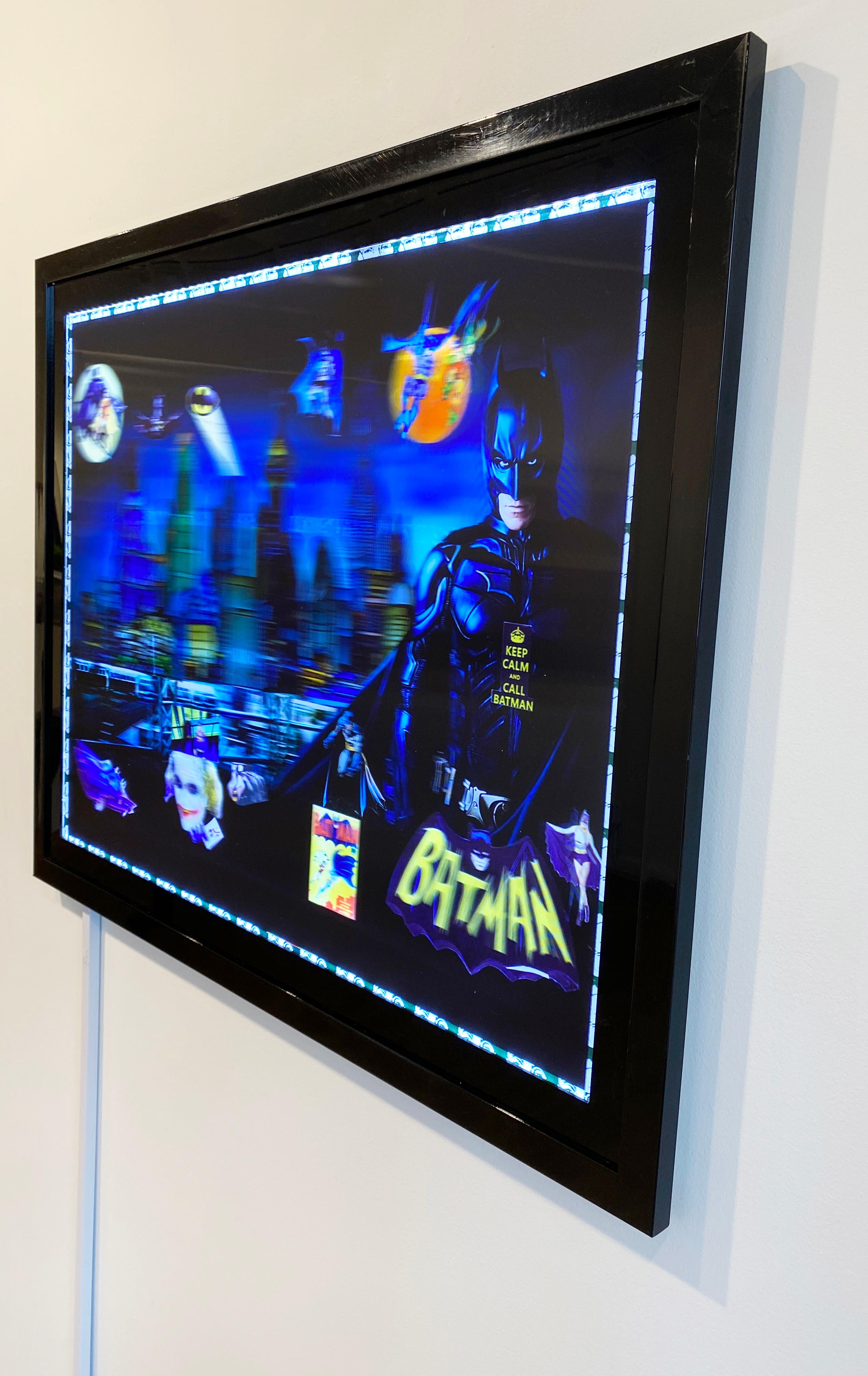 Batman in Gotham, 3D-Backlit Digitaldruck von DJ Leon, 28 x 45 Zoll im Angebot 2