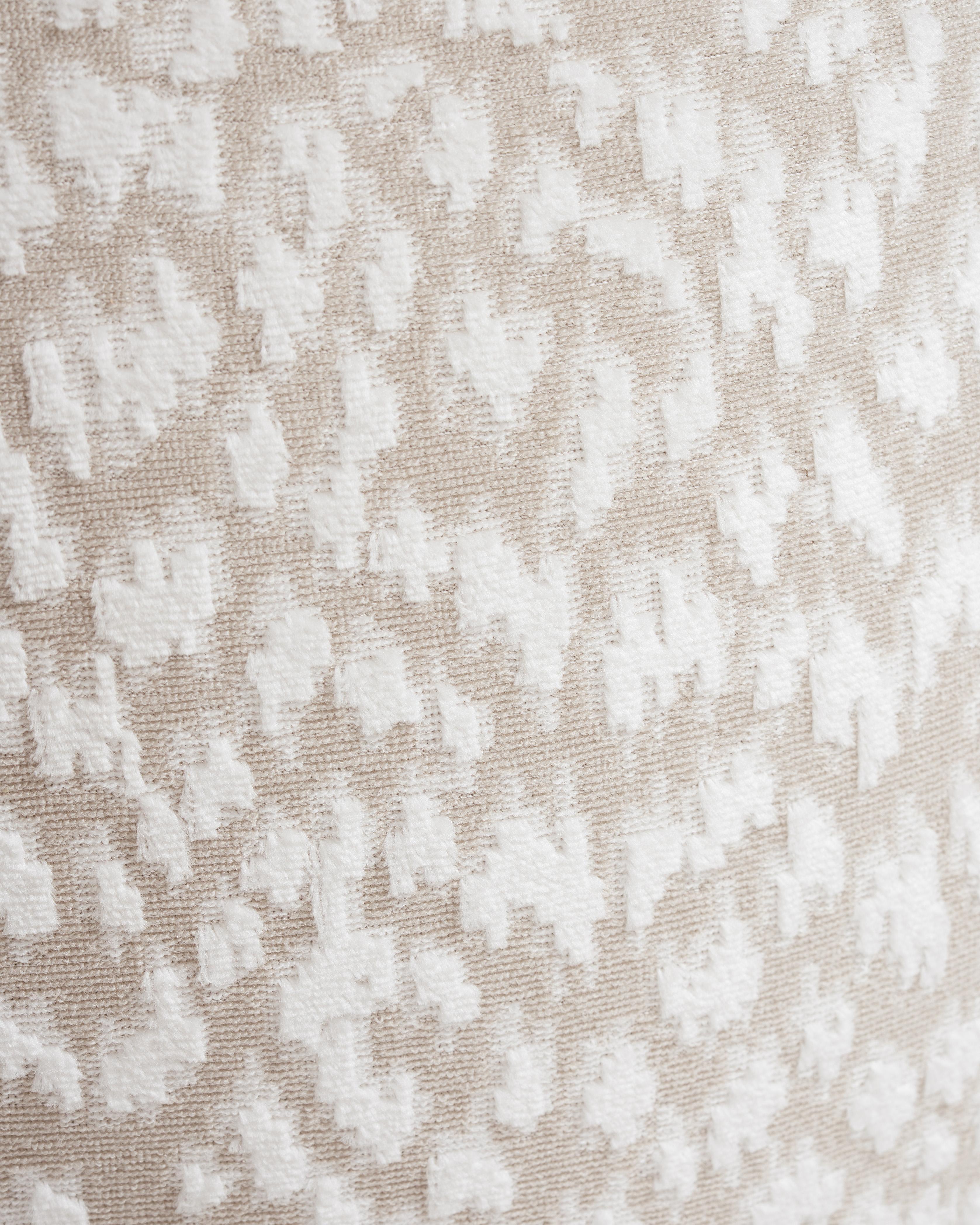 Django - Bianco osso - Pouf scultoreo in velluto testurizzato di Odditi In condizioni Nuovo in vendita a CAROOL, NSW, AU