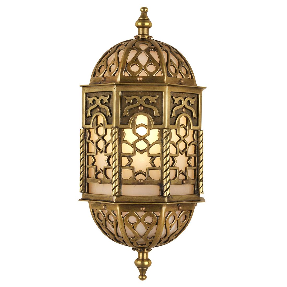 Wall lamp Djerba with structure in
brass in vintage finish. With 1 bulb,
lamp holder type E14, max 40 watts.
Bulb not included.