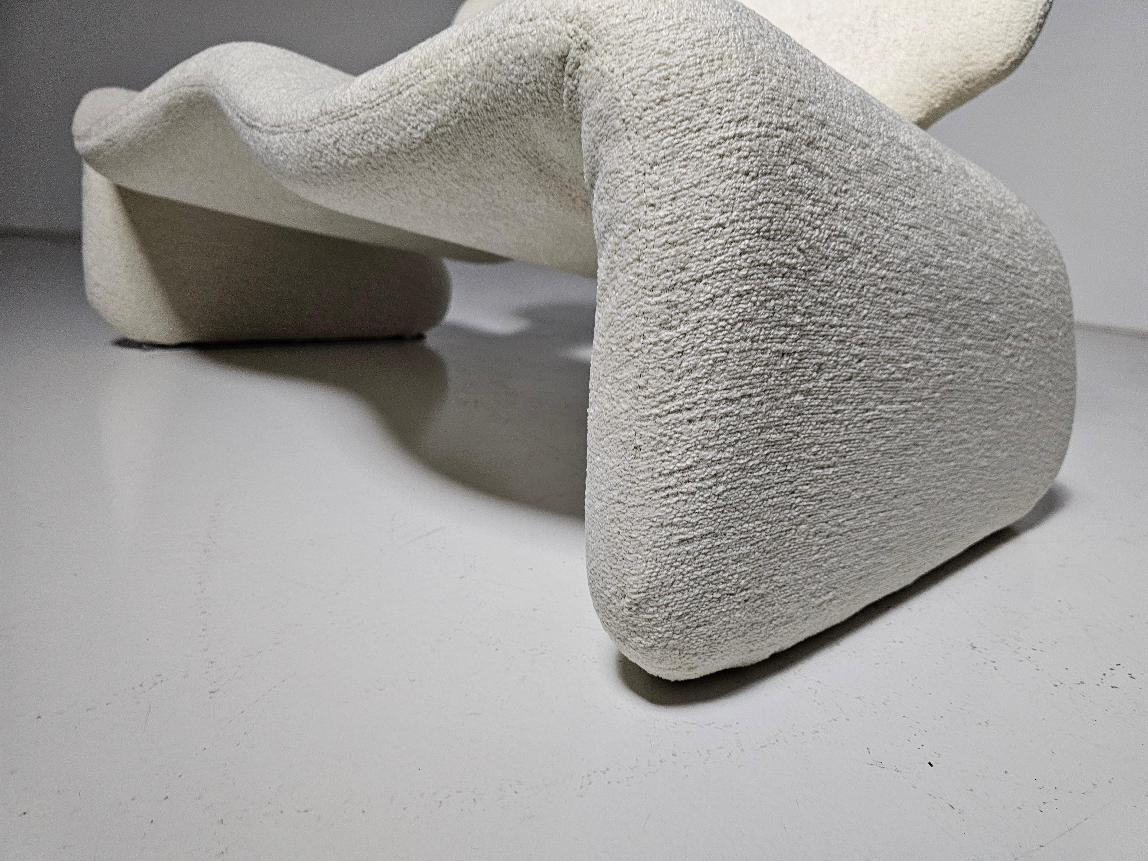 Djinn 2-seater sofa in creme bouclé by Olivier Mourgue for Airborne, 1970s 1