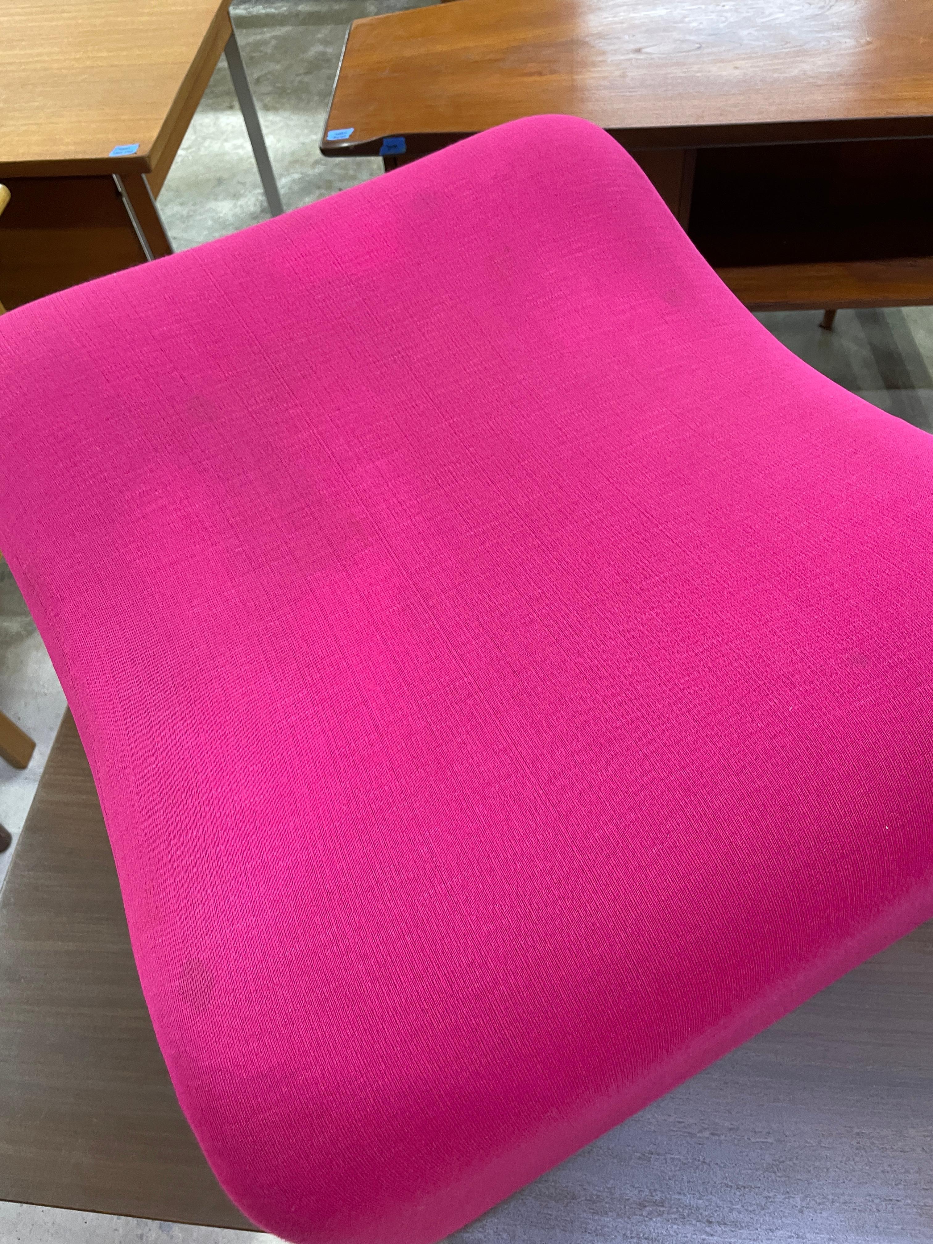 Djinn Armchair and Ottoman by Olivier Mourgue for Airborne For Sale 3