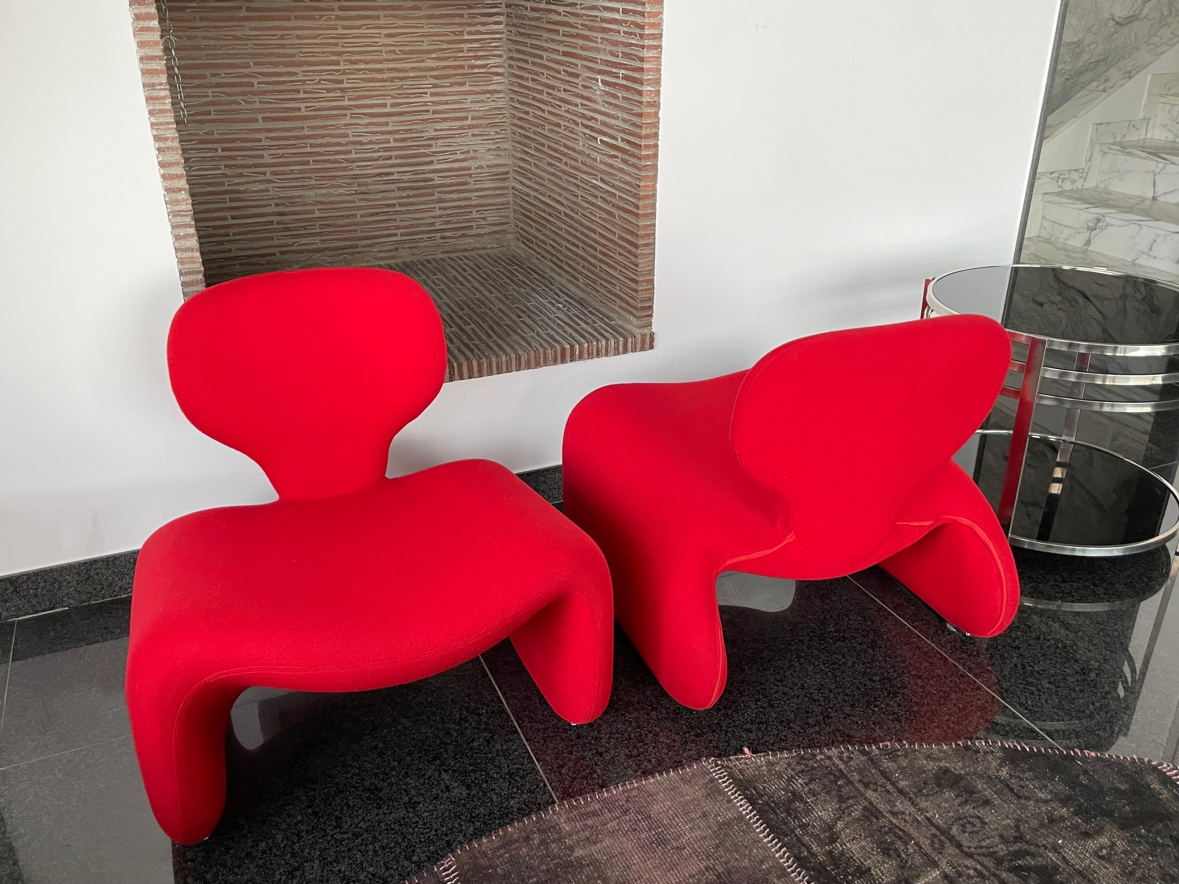 Red vintage Djinn chair, designed by Olivier Mourgue for Airborne International in the 1960s.
The futurist chair became an icon after Stanley Kubrick featured it in his movie « 2001: à space odyssey »

The chair is in excellent condition, with