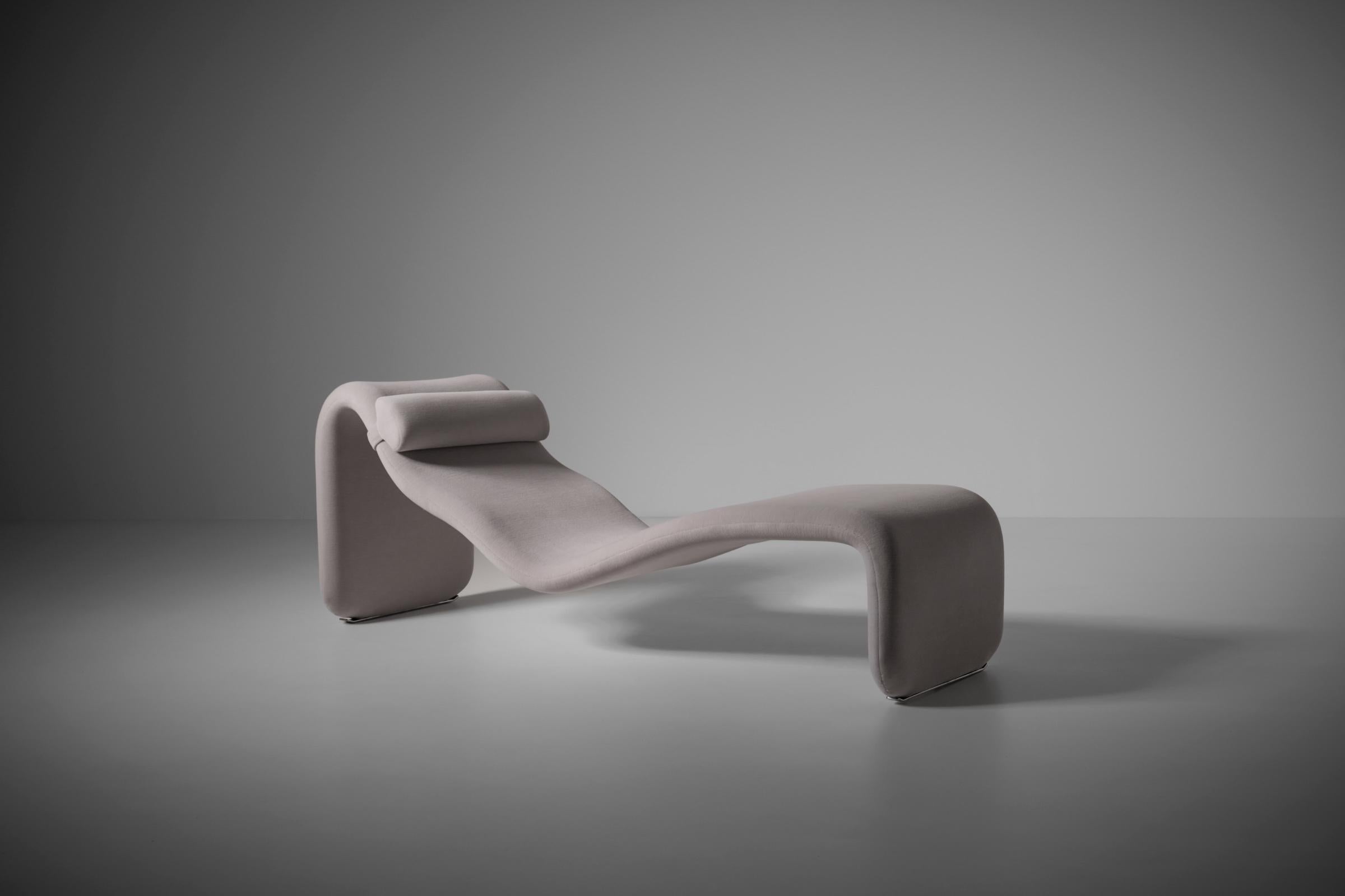 Iconic chaise longue 'Djinn' by Olivier Mourgue for Airborne international, France 1964-1965. Mourgue takes a very important place in the world of modern French design. The chair is well known for its appearance in Stanley Kubrick’s 2001: A Space