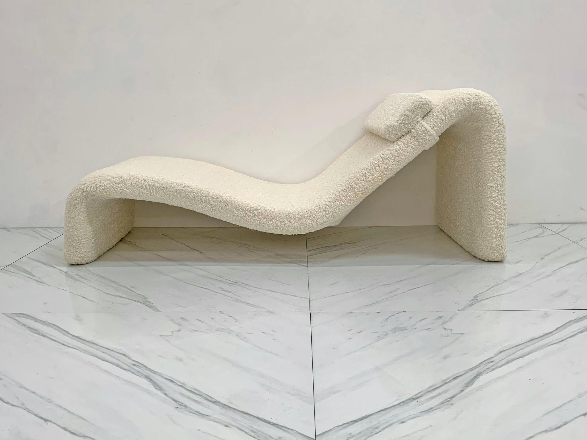 Mid-Century Modern Djinn Chaise Lounge in Ivory Boucle by Olivier Mourgue, Airborne, France 1960’s