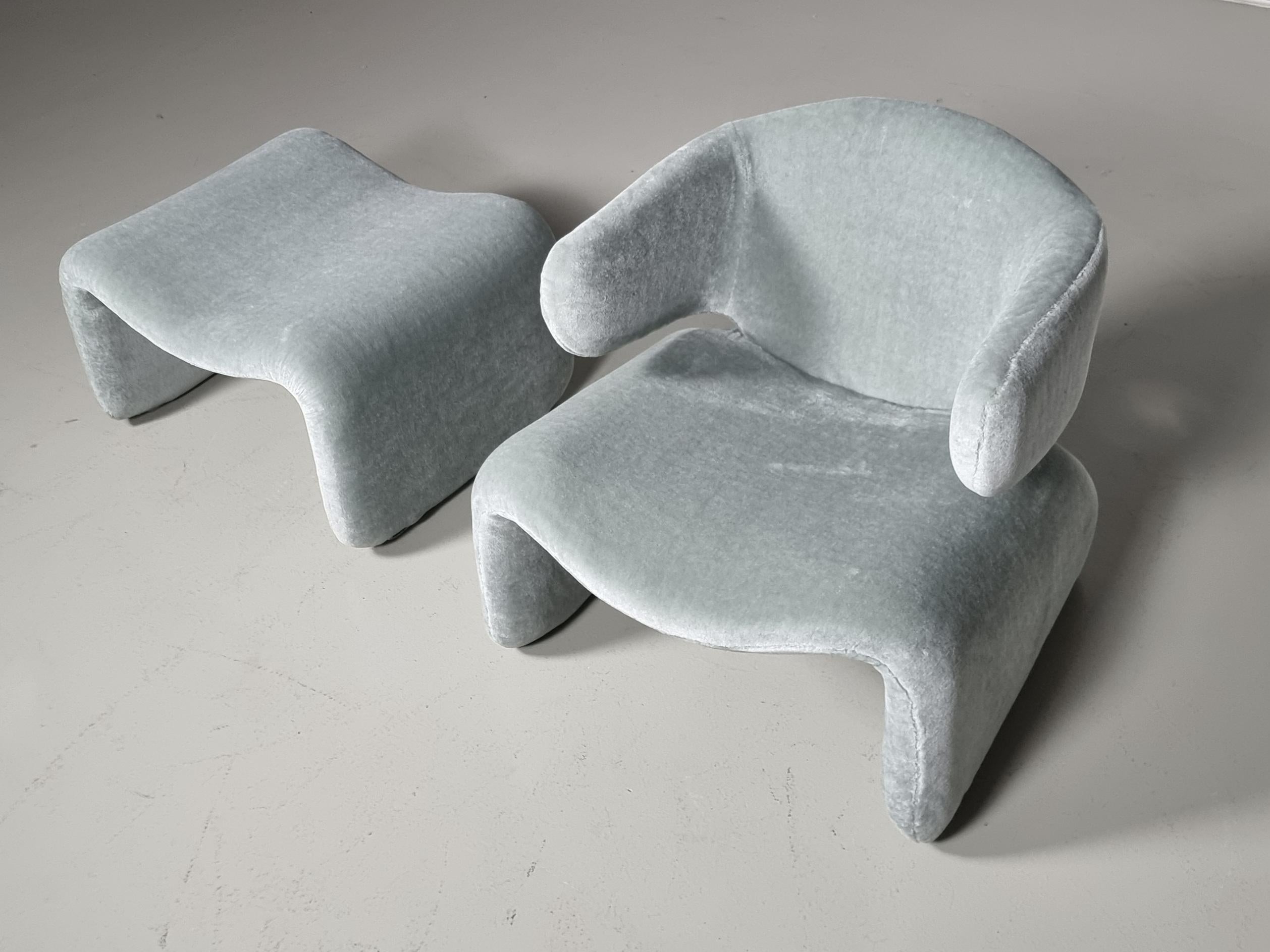 Rare Djinn chair with ottoman by Olivier Mourgue and manufactured by Airborne International, circa 1965. Early edition newly upholstered in high-quality mohair wool in a light green. 

This beautiful set is well known for its appearance in “2001: