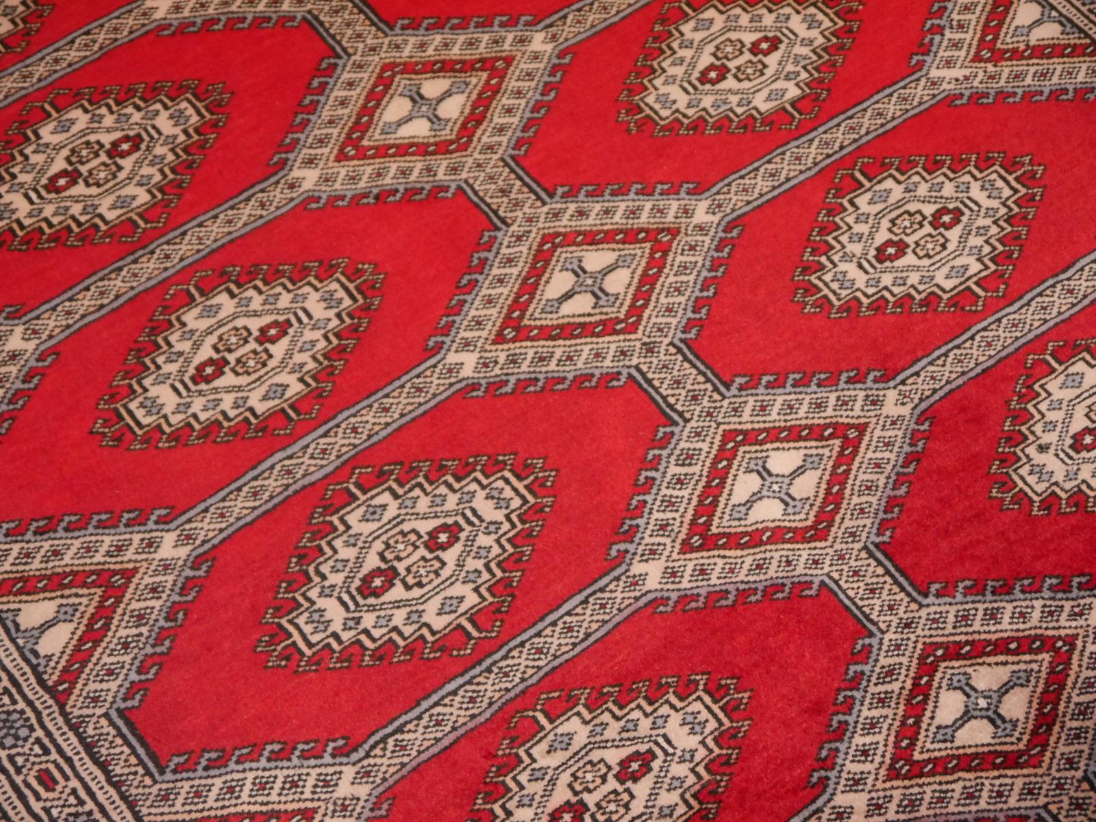 Djoharian Collection Bochara Bukhara carpet hand-knotted 7 x 4.7 ft Ersari en venta 3