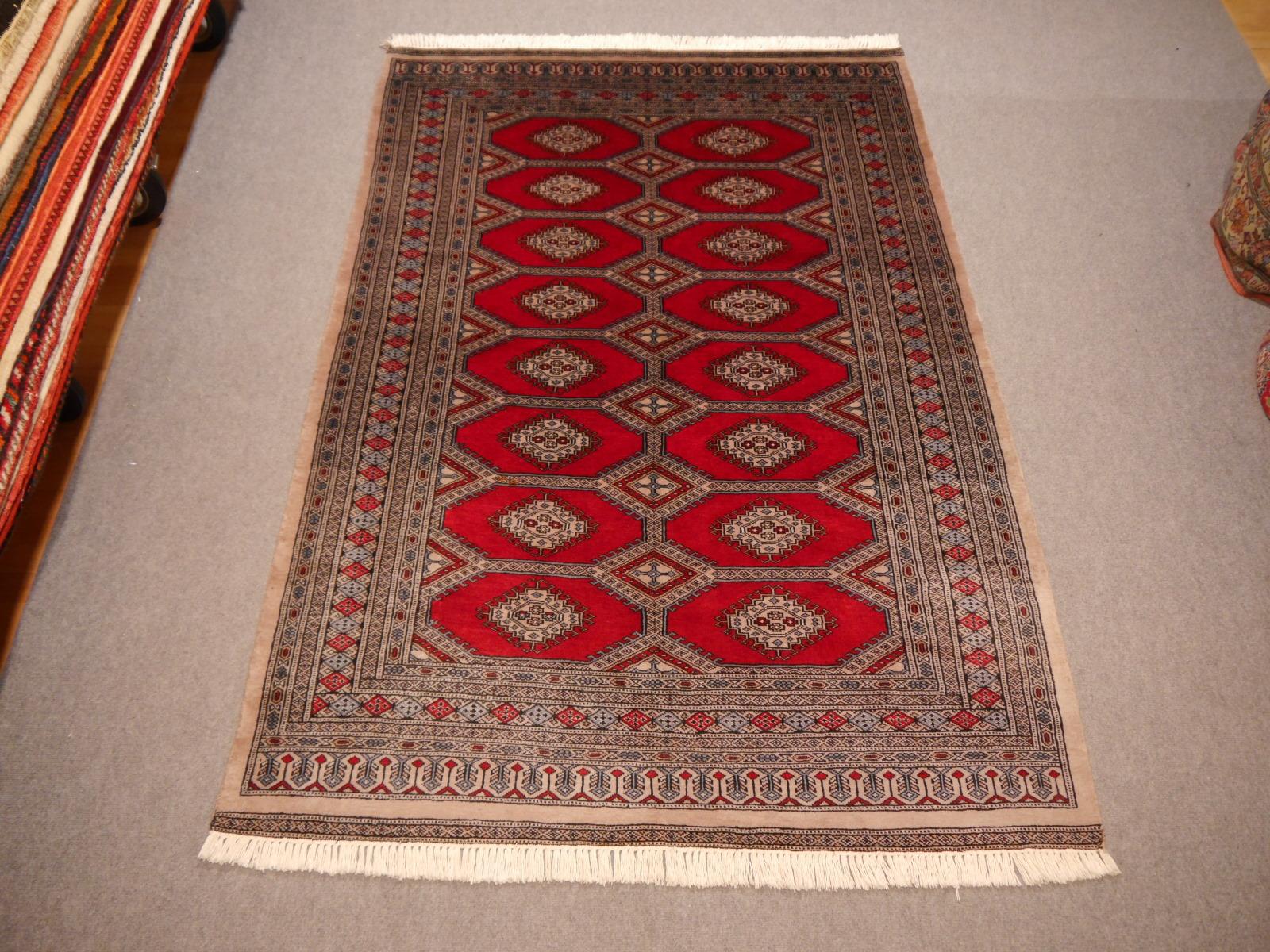 Djoharian Collection Bochara Bukhara carpet hand-knotted 7 x 4.7 ft Ersari De campo en venta