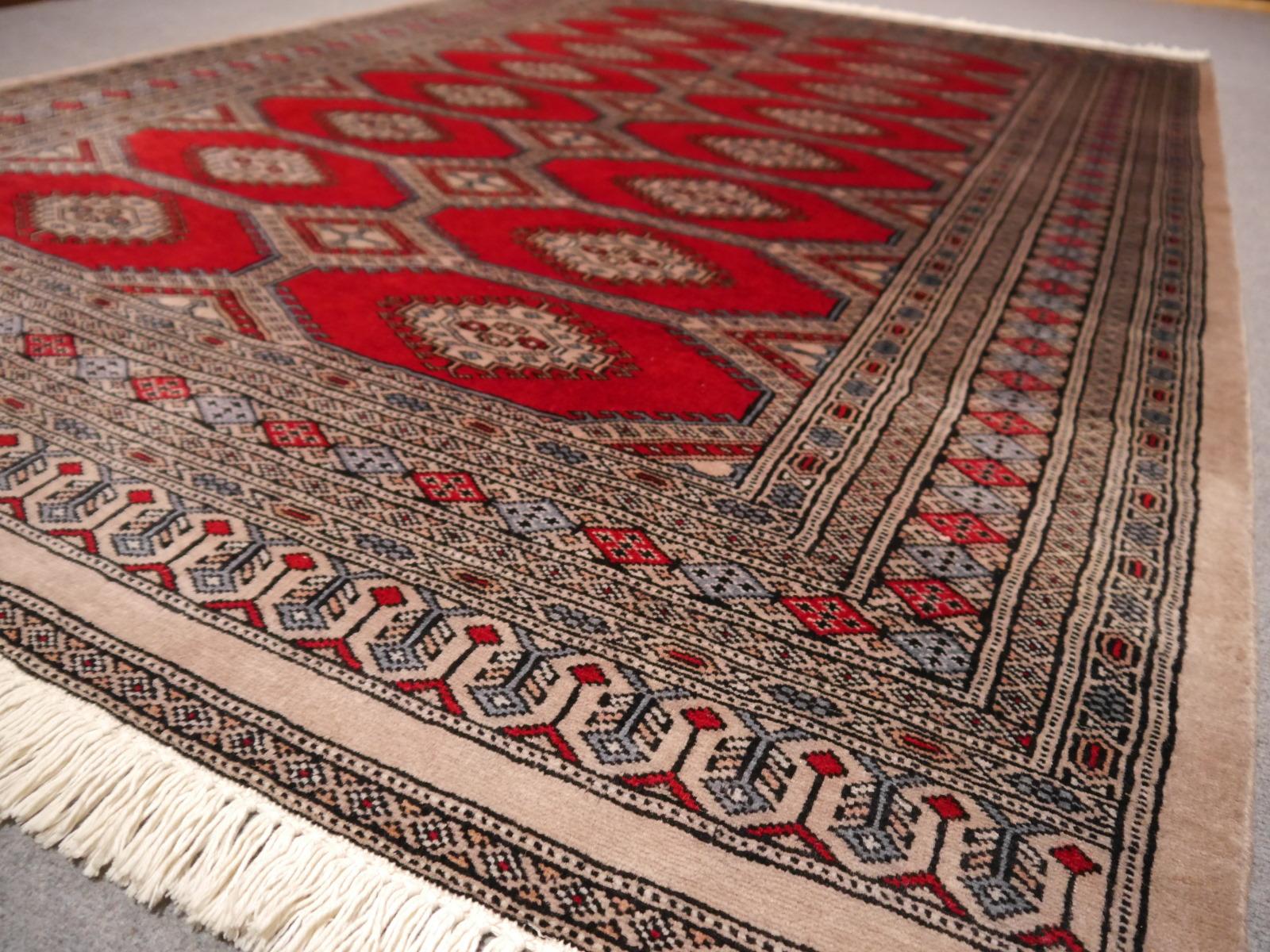 Djoharian Collection Bochara Bukhara carpet hand-knotted 7 x 4.7 ft Ersari Lana en venta