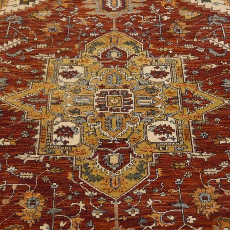 Djoharian Collection Heriz-Serapi Style Rug with Medallion 6.6 x 9.5 ft For Sale 4