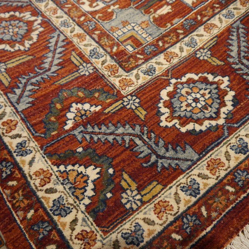 Djoharian Kollektion Heriz-Serapi Stil Teppich mit Medaillon 6,6 x 9,5 Fuß Heriz-Serapi Stil  im Angebot 7