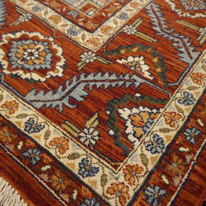 Djoharian Collection Heriz-Serapi Style Rug with Medallion 6.6 x 9.5 ft  In New Condition For Sale In Lohr, Bavaria, DE