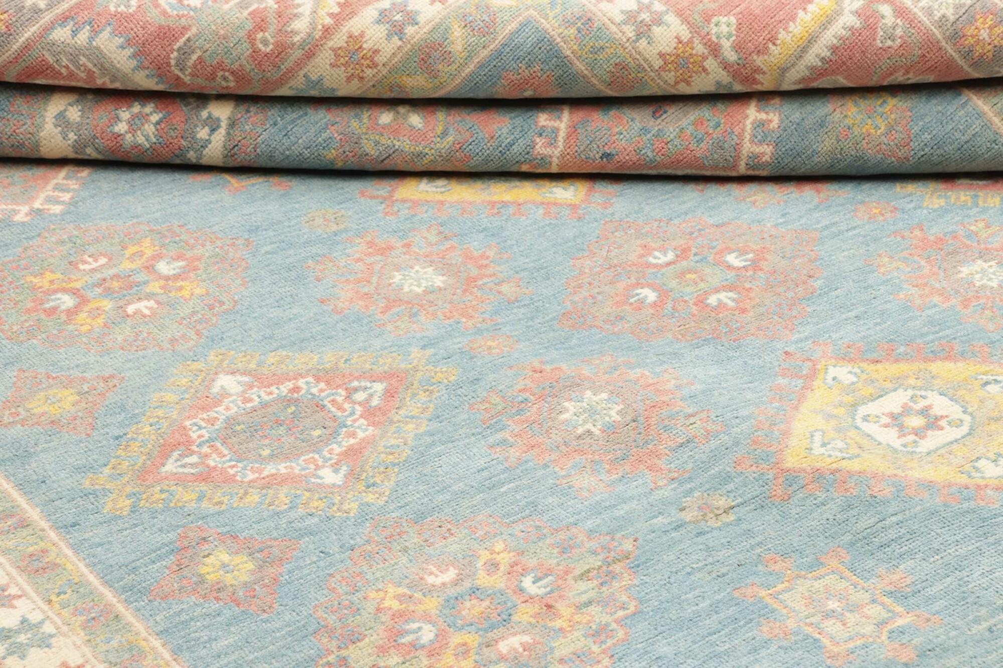 Djoharian Collection Kazak Rug Room Size Carpet Traditional Persian Style in vendita 3