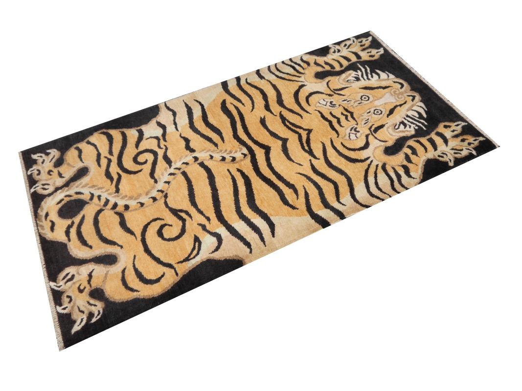 Djoharian Collection Tiger Rug Laine Noué à la main Antique Tibetan Design  en vente 6