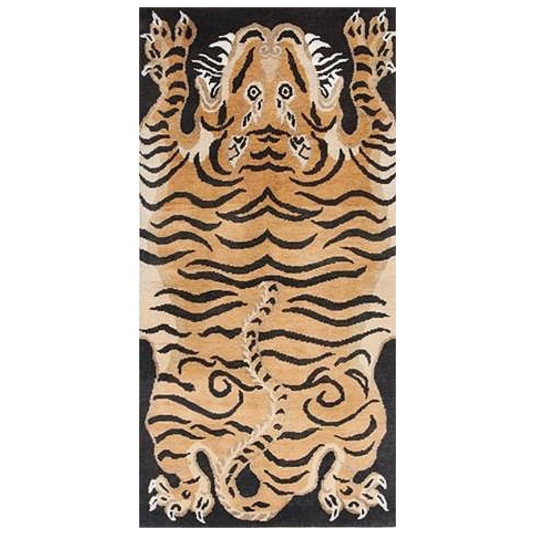 Djoharian Collection Tiger Rug Laine Noué à la main Antique Tibetan Design  en vente