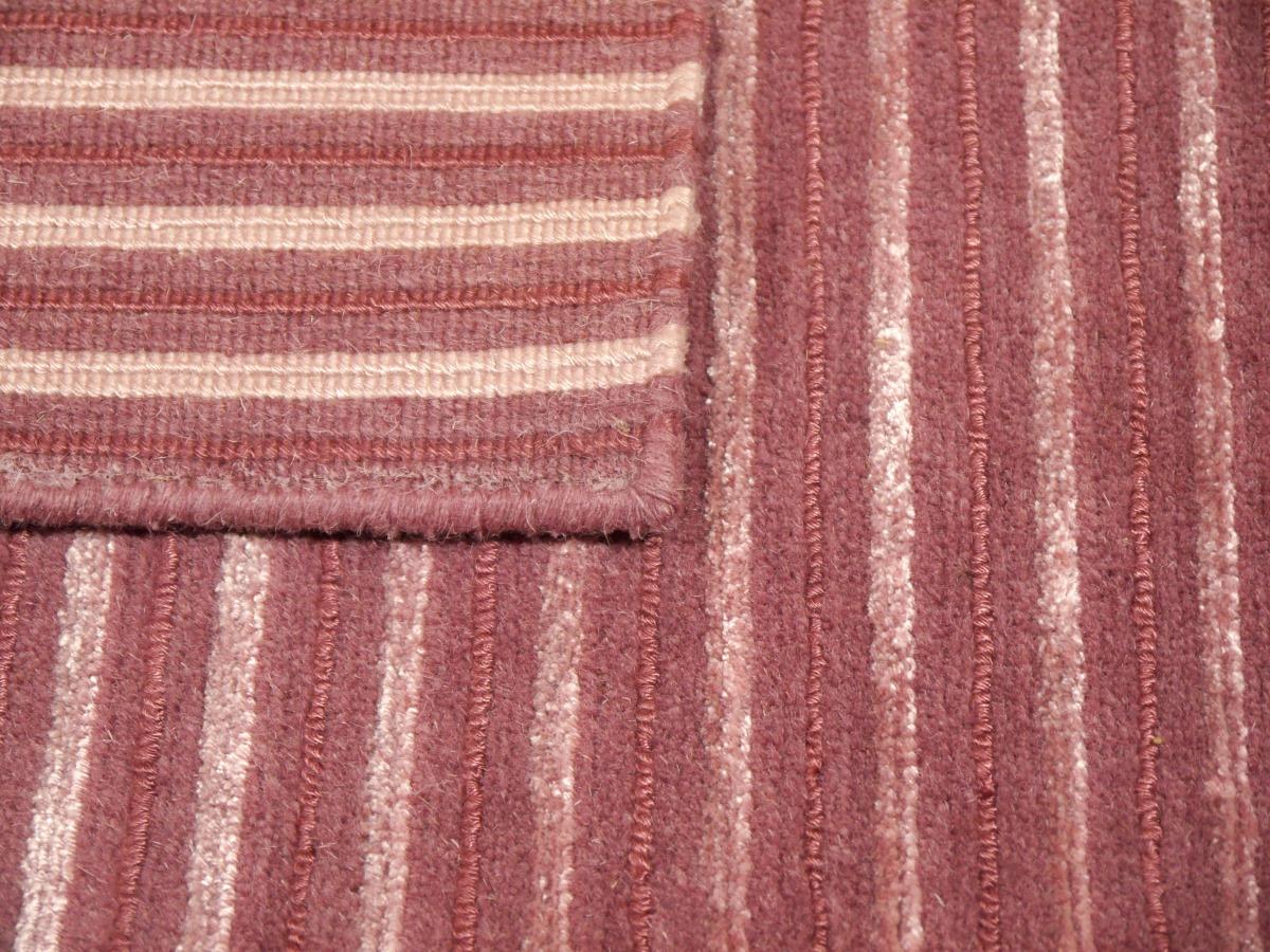 Djoharian Design Gestreifter Woll-Seide-Teppich Moderne zeitgenössische Kunst Handgeknüpft (21. Jahrhundert und zeitgenössisch) im Angebot