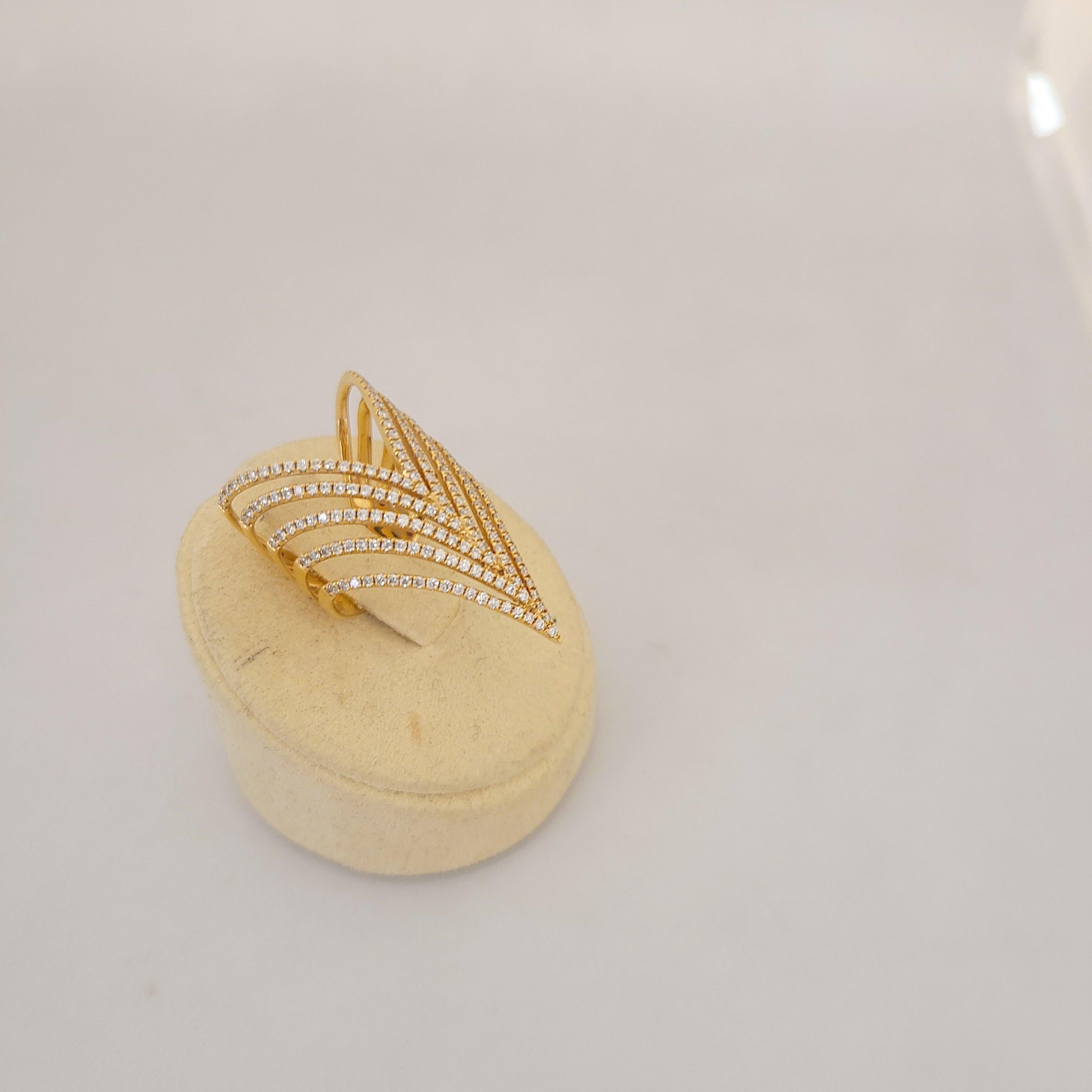 18-karat rose gold ring with brilliant-cut diamonds in a delicate chevron pattern.
Round brilliant diamonds total 0.92 carats.
Ring Size 6

Djula Jewelry is made in France.