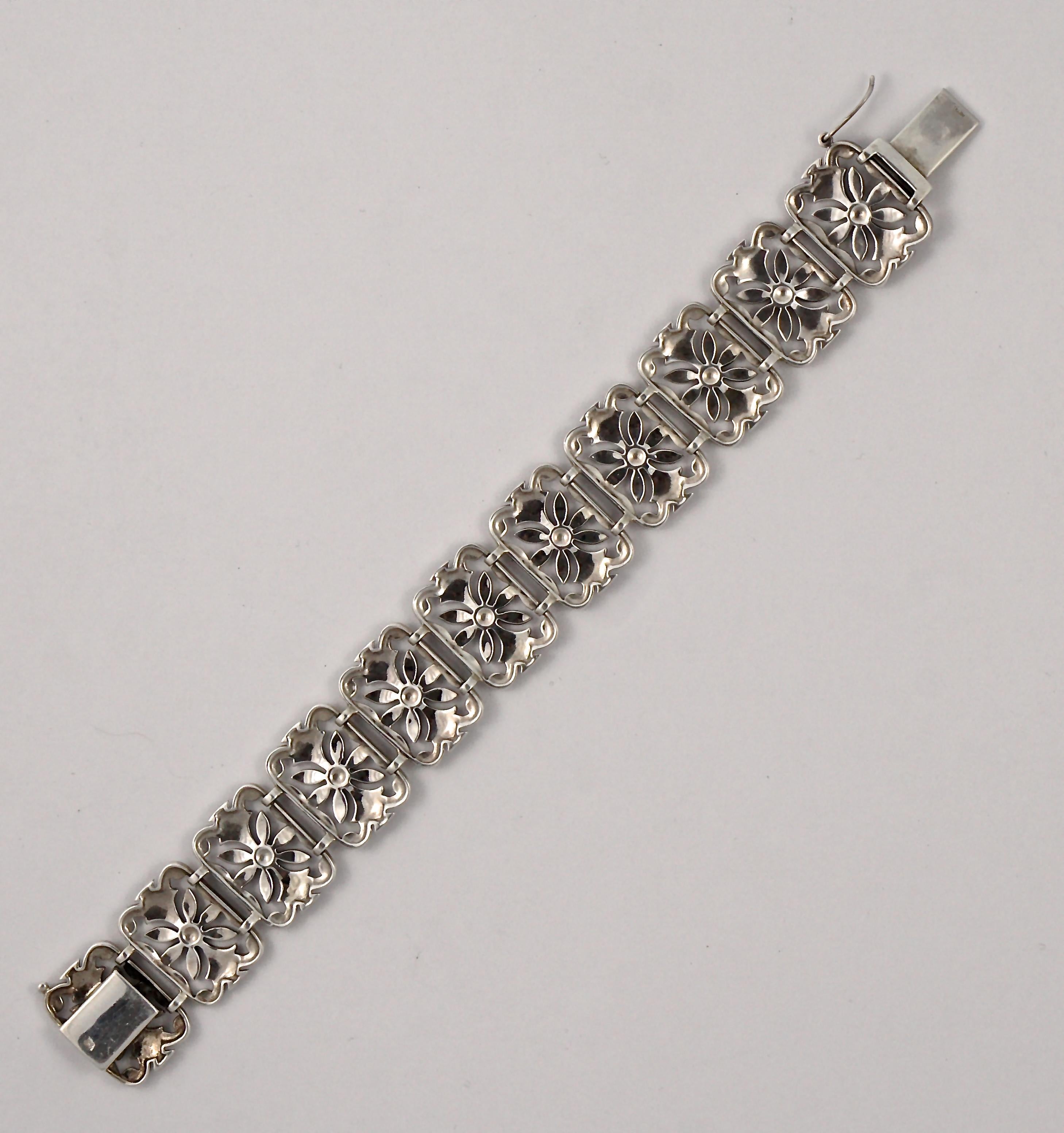 DK English Sterling Silver and Marcasite Panel Link Bracelet In Good Condition For Sale In London, GB