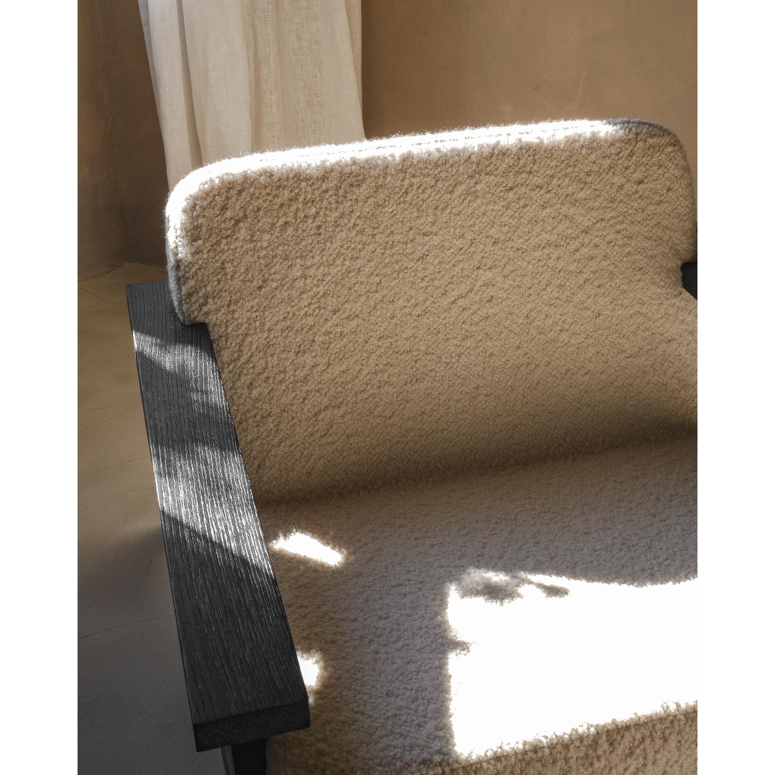 Contemporary Dark Black Oak And Alpaca Soft Beige Wool Chair by Dennis Kaiser (Italienisch) im Angebot