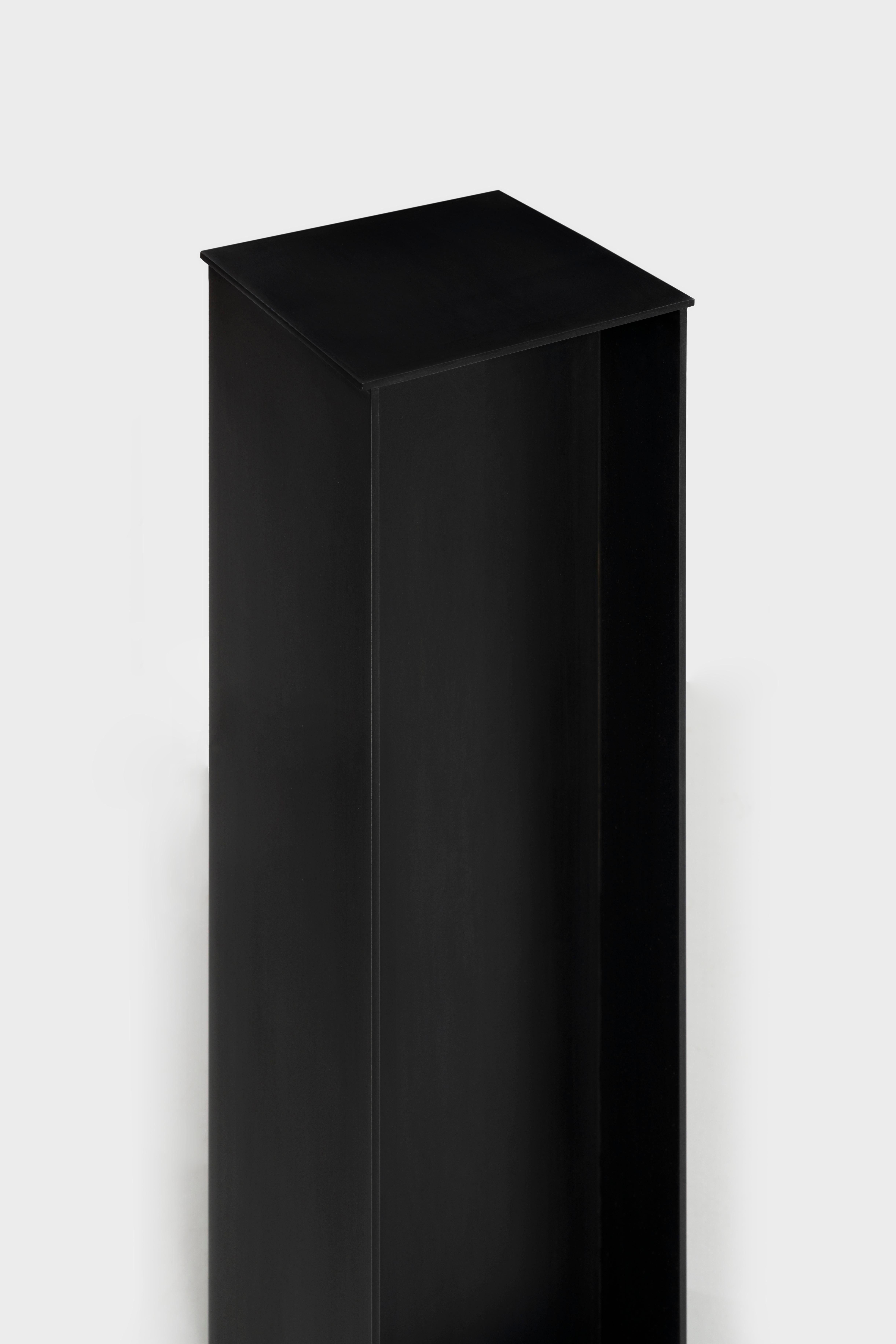 DK Pedestal in Waxed and Blackened Aluminum Plate by Jonathan Nesci For Sale 3