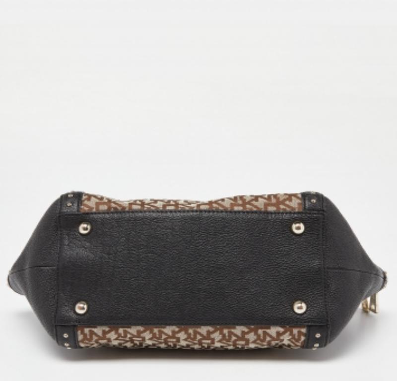 Donna DKNY Beige/Nero: borsa firmata in tela e pelle con borchie in vendita
