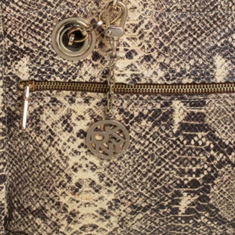 DKNY Beige/Black Snakeskin Embossed Leather  Chain Shoulder Bag For Sale 3