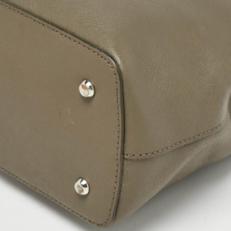 DKNY Beige Leder Bryant Bucket Bag Damen im Angebot