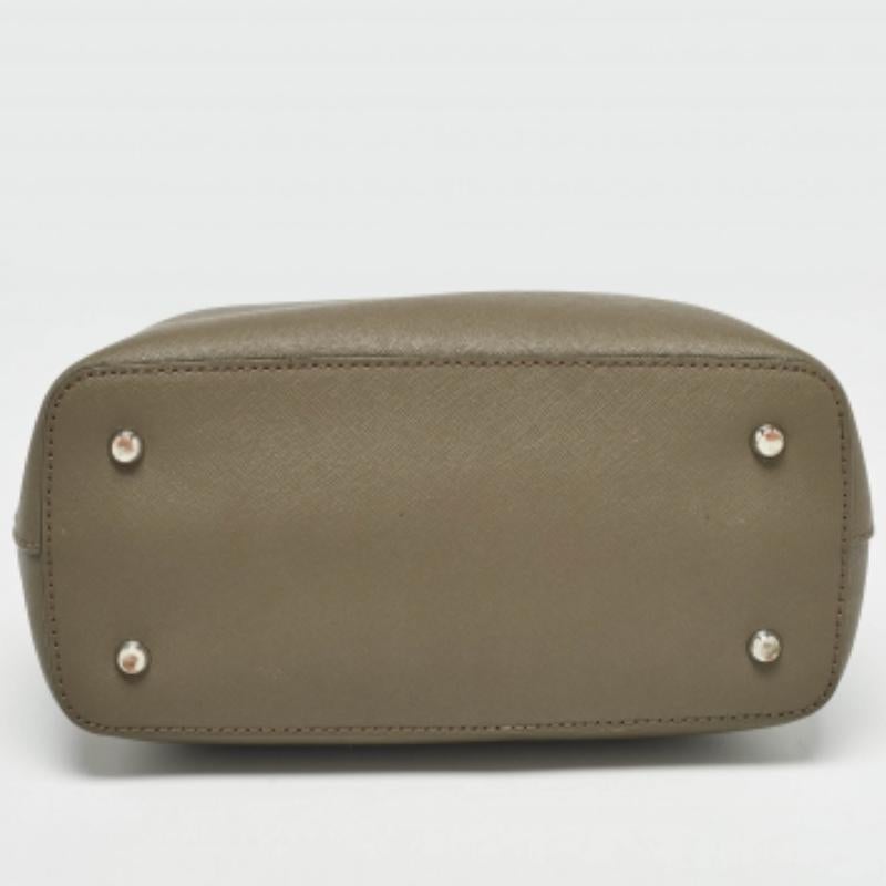 DKNY Beige Leder Bryant Bucket Bag im Angebot 2