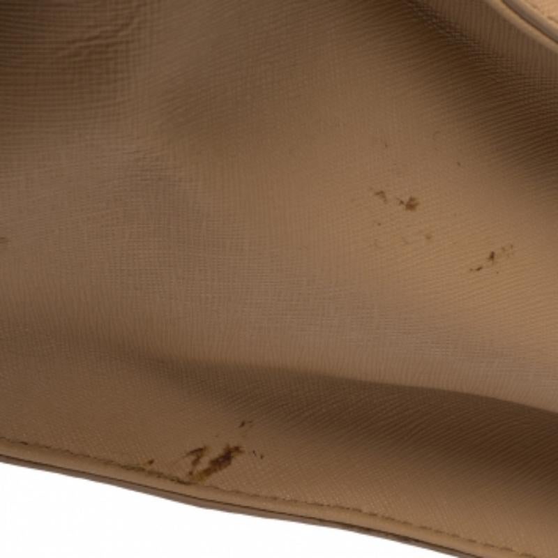 DKNY Beige Leather Bryant Park Zip Tote In Fair Condition For Sale In Dubai, Al Qouz 2