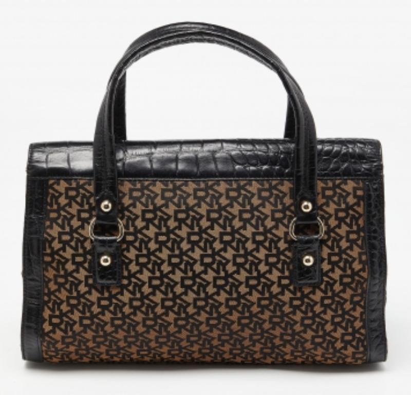 DKNY Schwarz/Braun Monogram Canvas und Croc geprägtem Leder Turnlock Flap Tote im Angebot 2