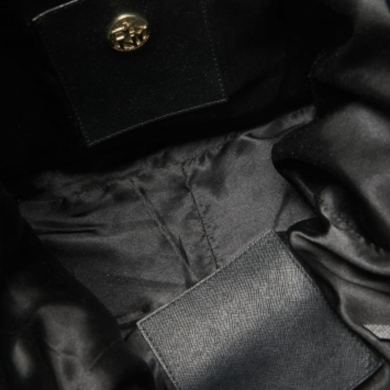 DKNY Tote in pelle e tessuto Monogram Jacquard nero/marrone in vendita 4