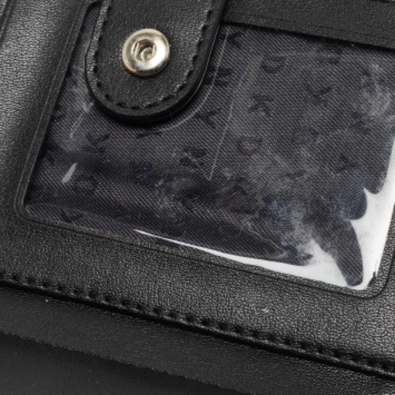 DKNY Portefeuille compact Bryant Park en cuir noir en vente 2