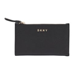 DKNY Schwarzes Leder Bryant Park Compact Brieftasche