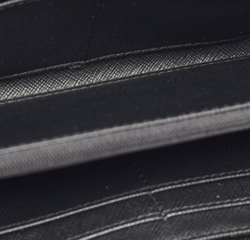 DKNY Schwarzes Leder Bryant Park Zip Around Continental Geldbörse im Zustand „Hervorragend“ im Angebot in Dubai, Al Qouz 2