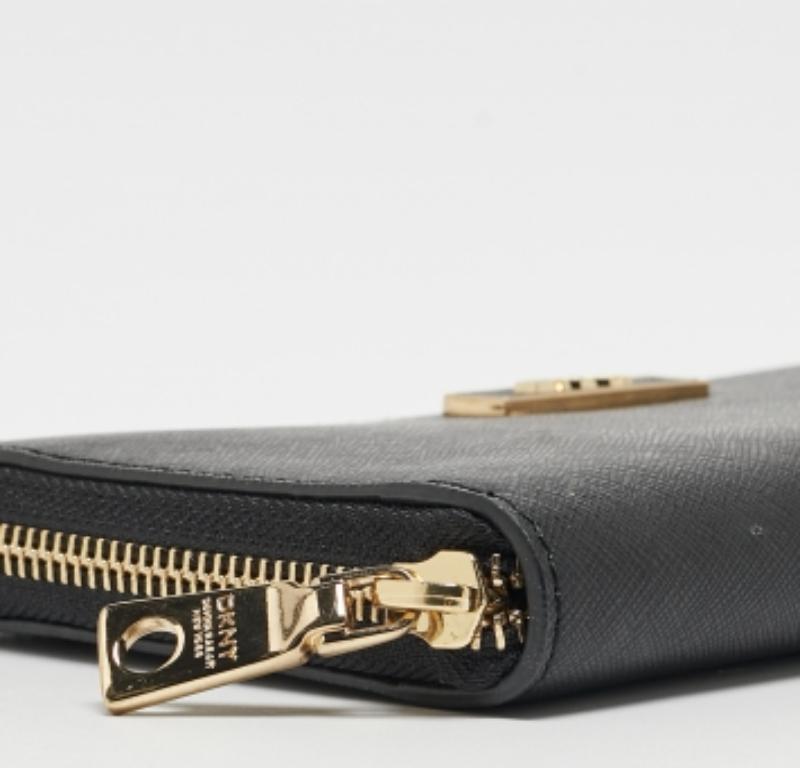 DKNY Schwarzes Leder Bryant Park Zip Around Continental Geldbörse im Angebot 4