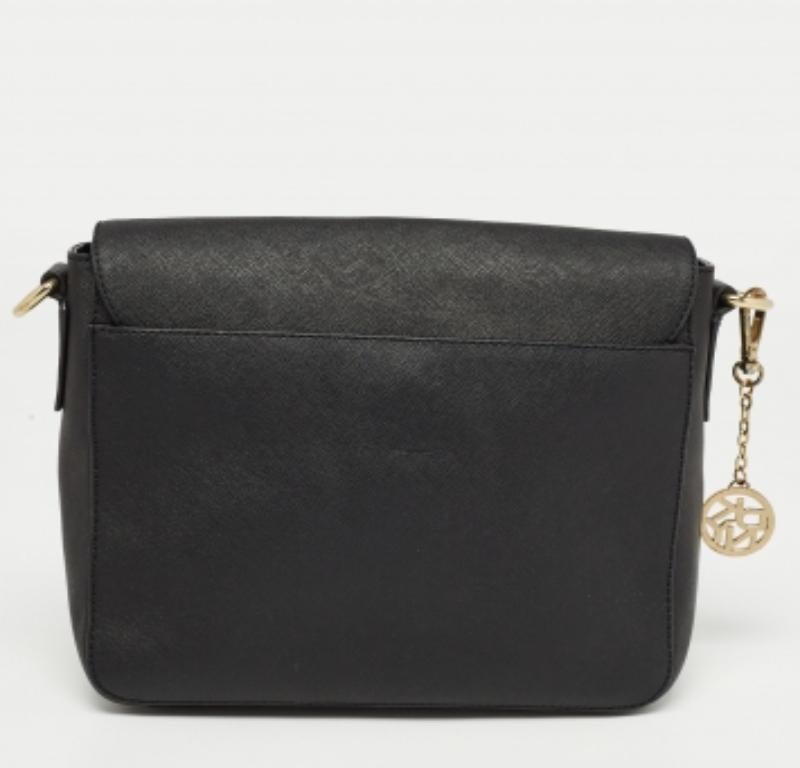 DKNY Black Leather Logo Flap Shoulder Bag en vente 4