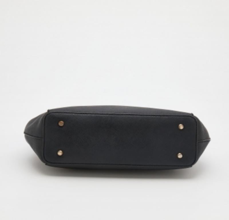 DKNY Black Leather Shoulder Bag For Sale 2