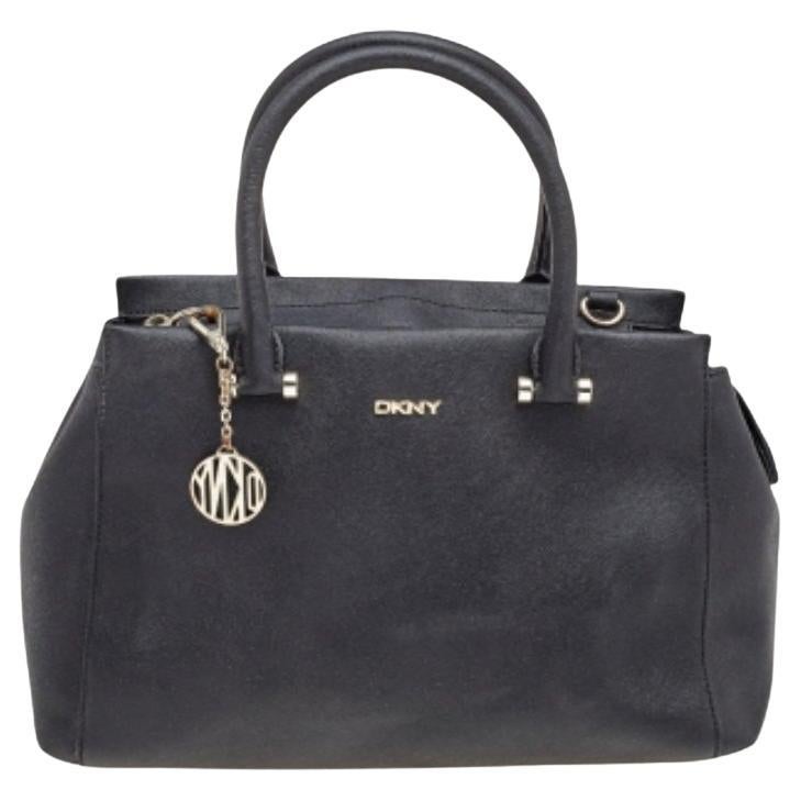 DKNY - Fourre-tout en cuir noir avec fermeture éclair en vente